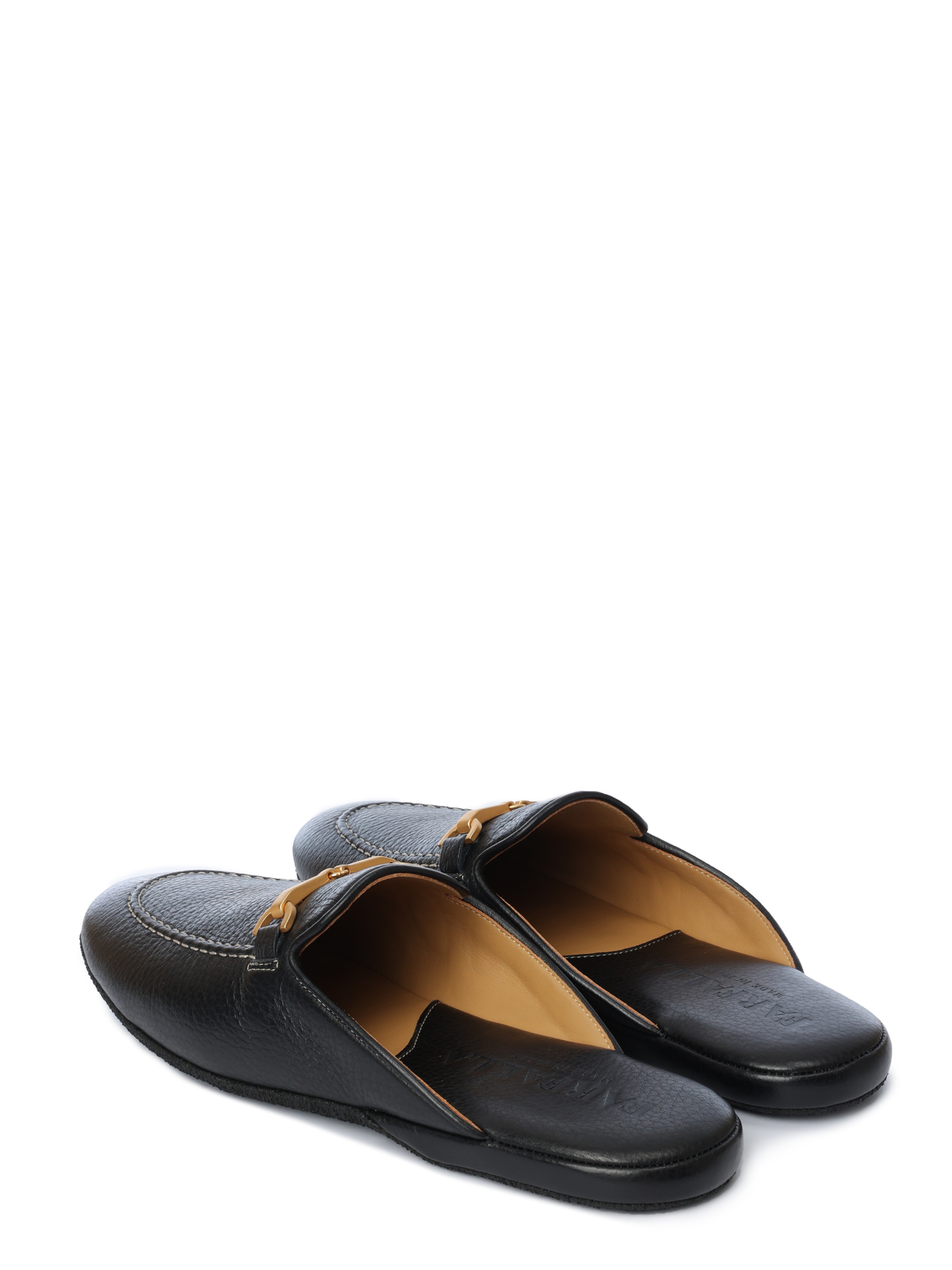 Шлепанцы черные из мелкозернистой кожи и приподнятым носком — купить в интернет-магазине Verdistore