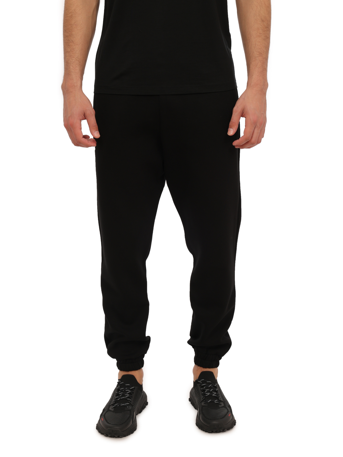 Брюки спортивные черные из мягкой ткани с эластичным поясом и манжетами снизу — купить в интернет-магазине Verdistore