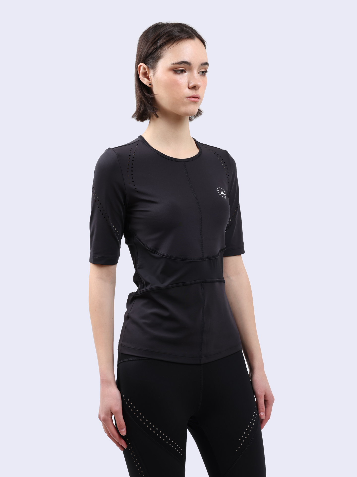 Футболка Adidas by Stella McCartney IB6780 черная женская с перфорацией — купить в интернет-магазине Verdistore