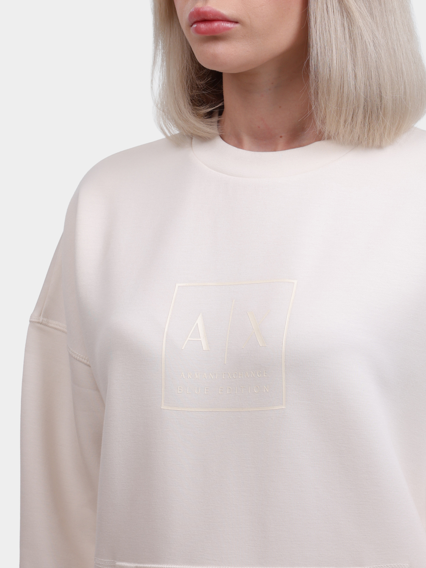 Свитшот Armani Exchange XW000504 AF12819 U1003 белый женский — купить в интернет-магазине Verdistore
