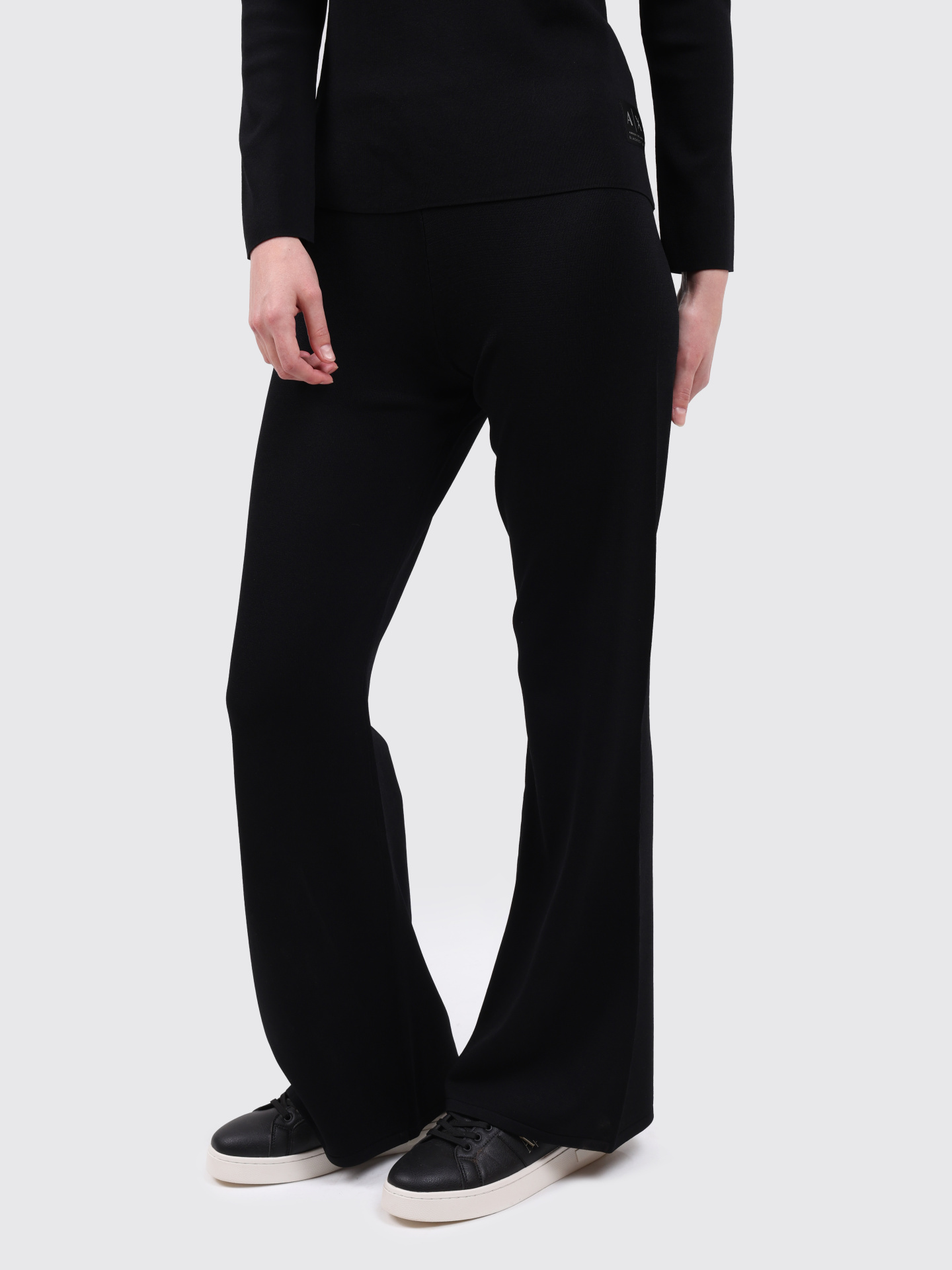 Брюки Armani Exchange XW000050 AF10352 UC001 черные женские клеш — купить в интернет-магазине Verdistore