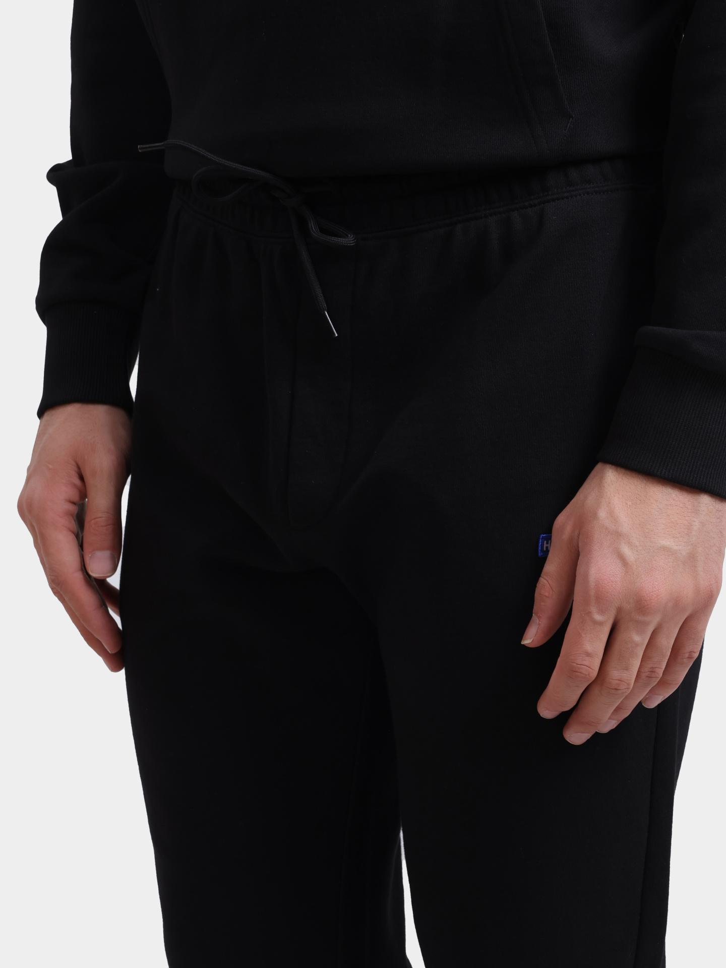 Брюки Hugo Napin 10249110 черные спортивные мужские — купить в интернет-магазине Verdistore