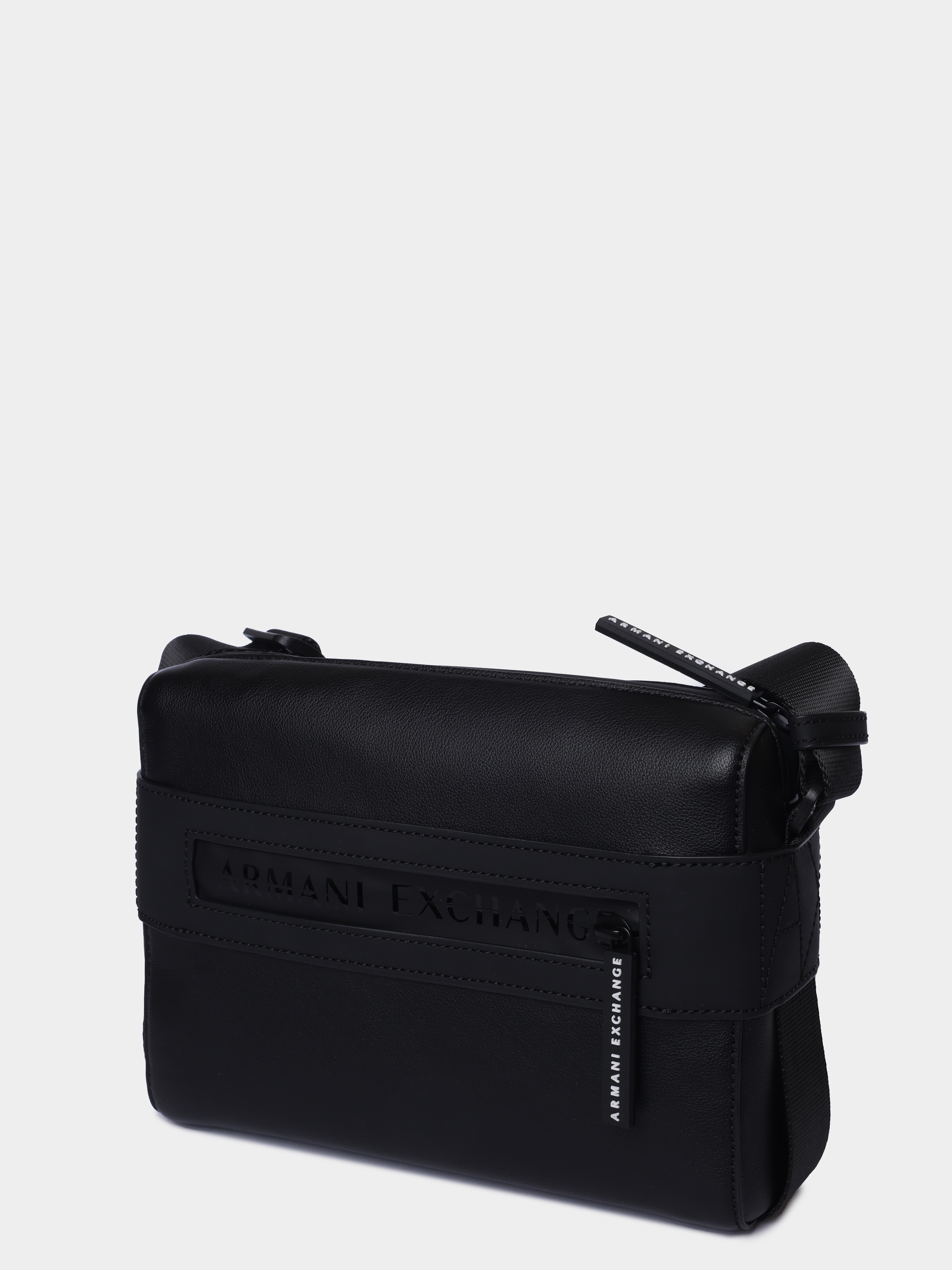 Cумка Armani Exchange XM003168 AF26679 MC043 черная мужская — купить в интернет-магазине Verdistore
