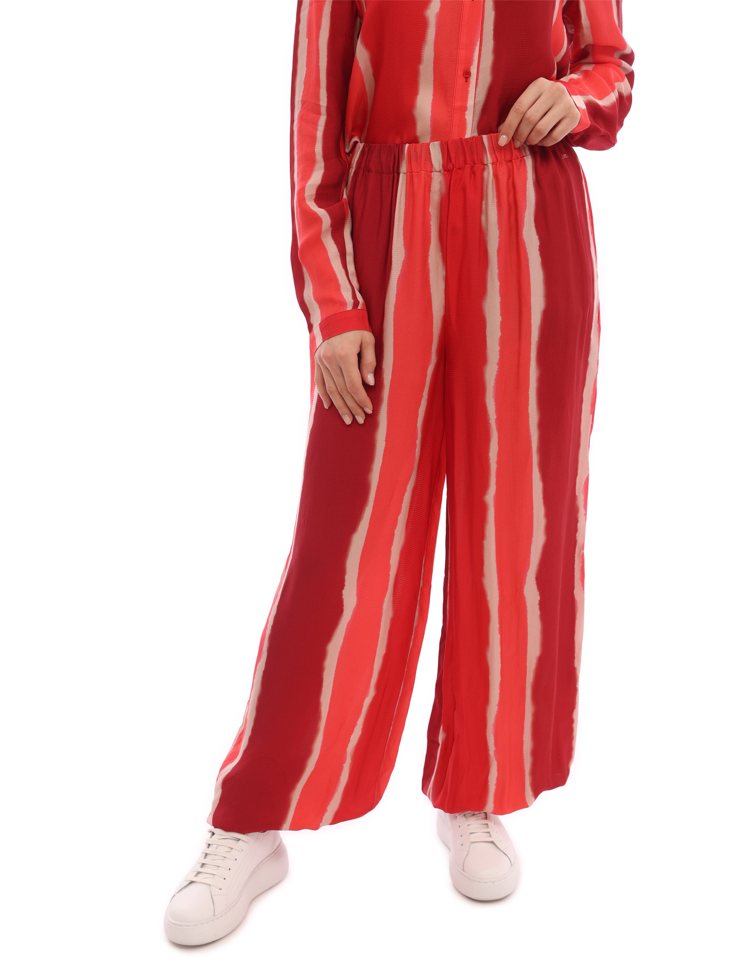 Брюки Armani Exchange 3LYP44 YNQWZ 7410 красные женские с полосками — купить в интернет-магазине Verdistore