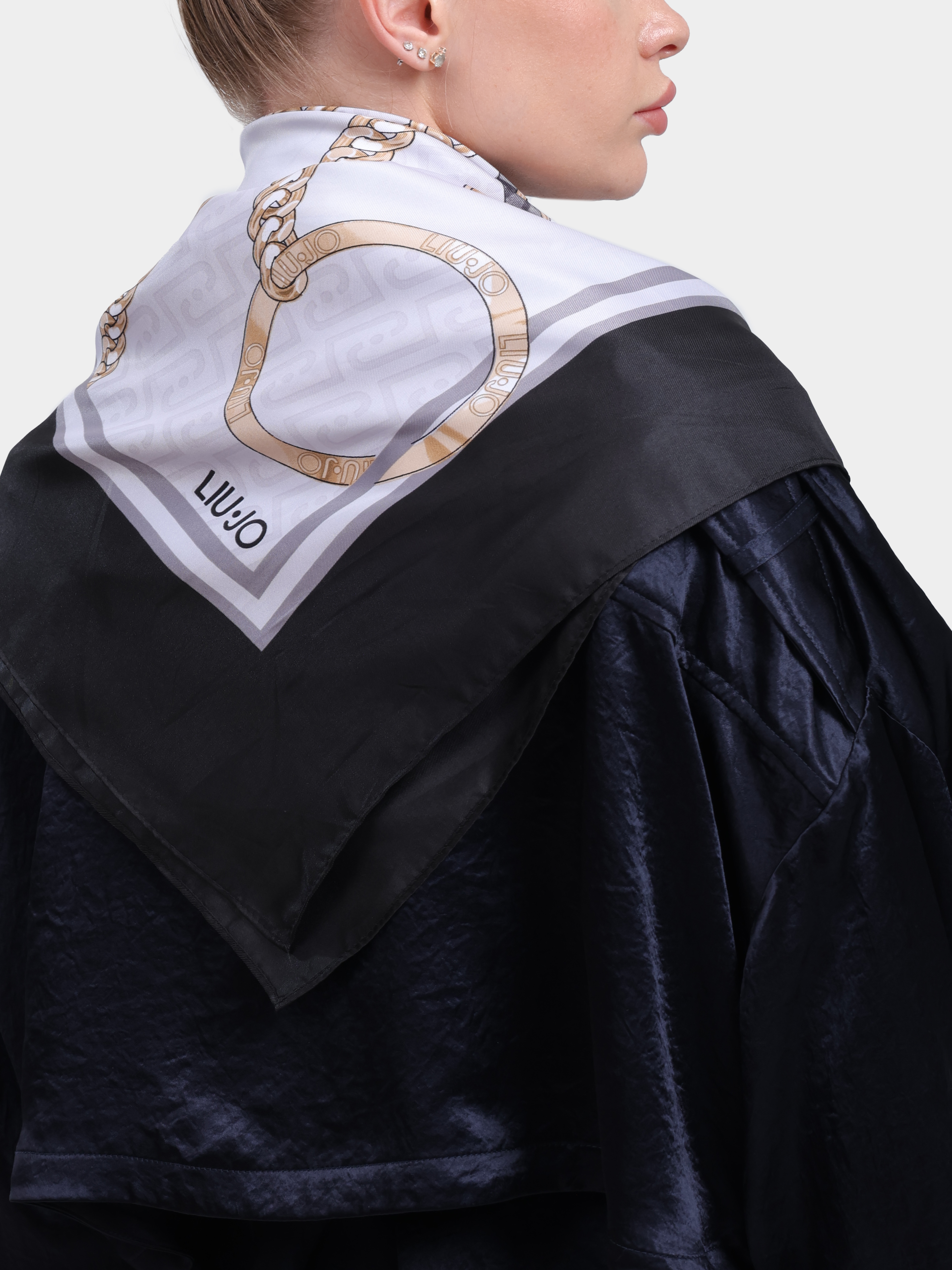 Платок Liu-Jo 2A6048 T2745 22222 атласный женский — купить в интернет-магазине Verdistore