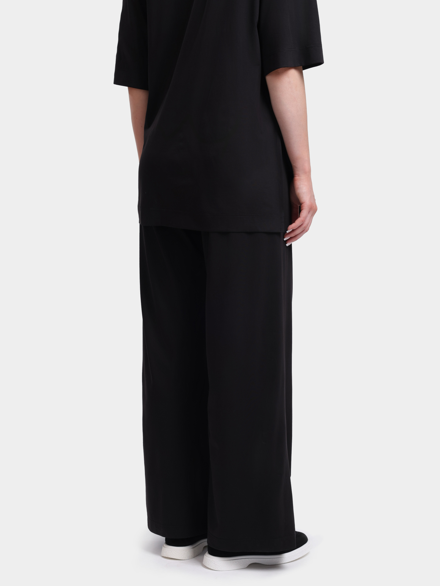 Брюки Re Vera 26-27-2438 632 черные женские — купить в интернет-магазине Verdistore