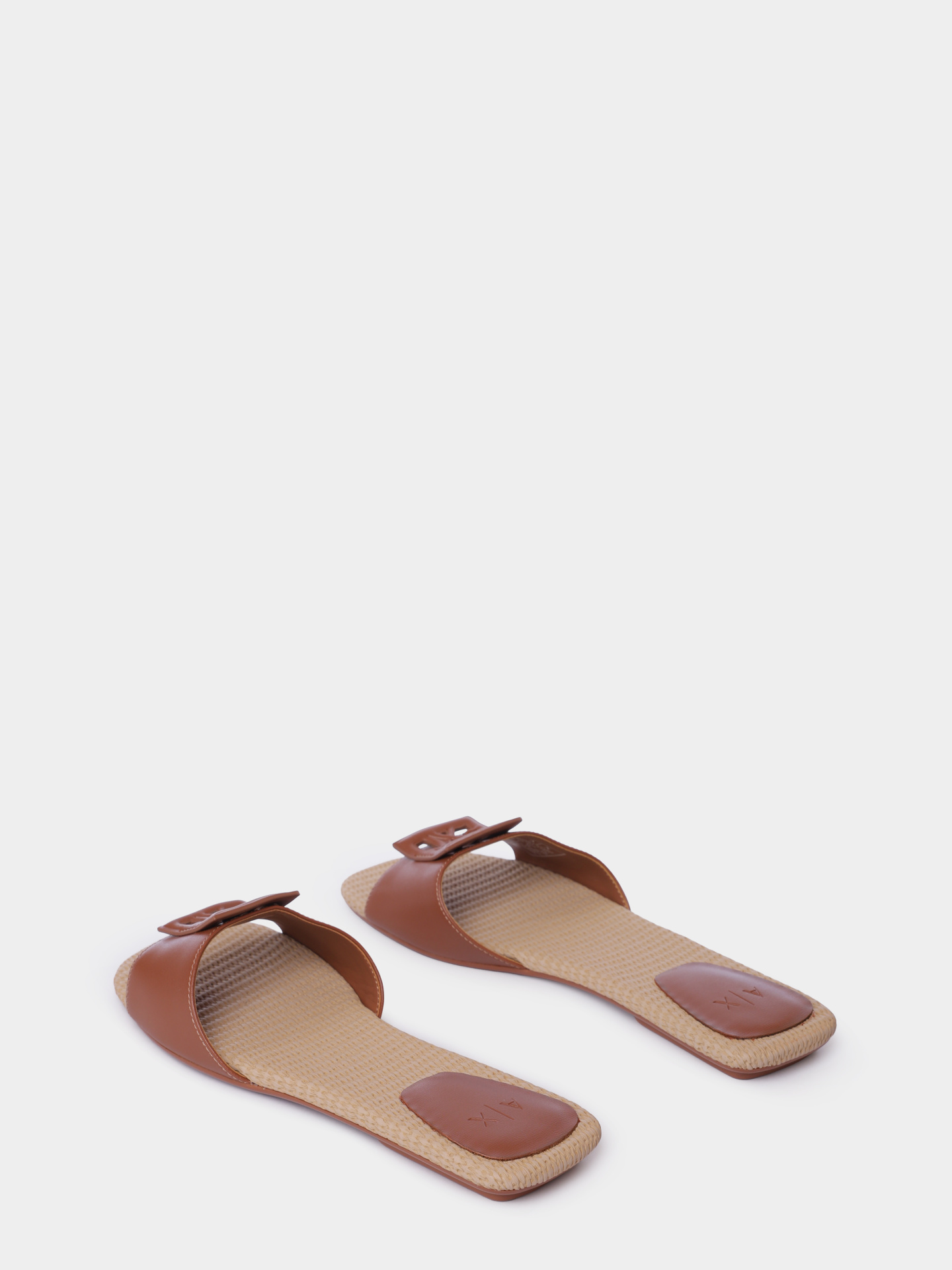 Шлепанцы Armani Exchange XDP055 XV921 01816 коричневые женские  — купить в интернет-магазине Verdistore