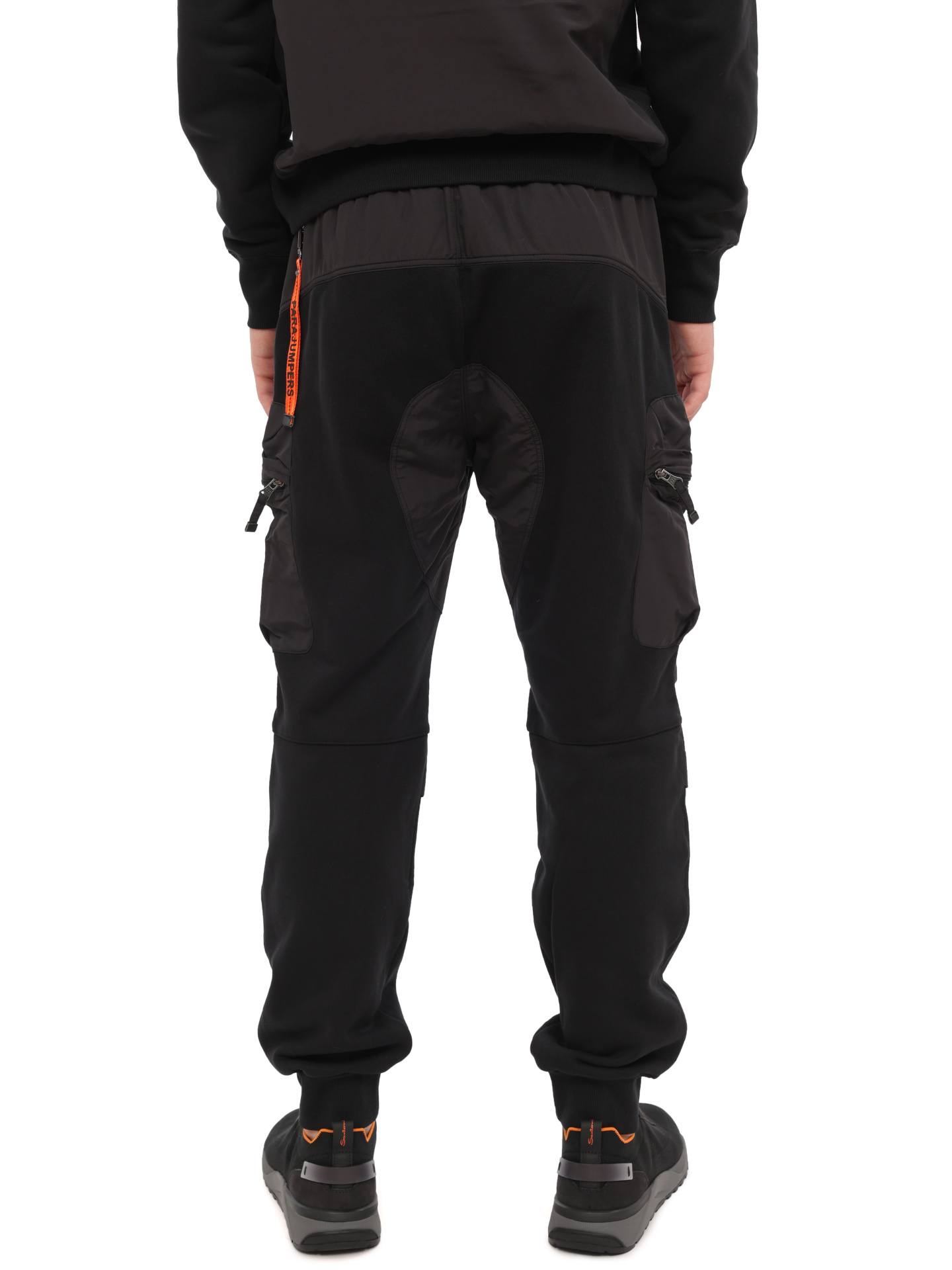 Брюки черные хлопковые с нашитыми карманами и манжетами снизу — купить в интернет-магазине Verdistore