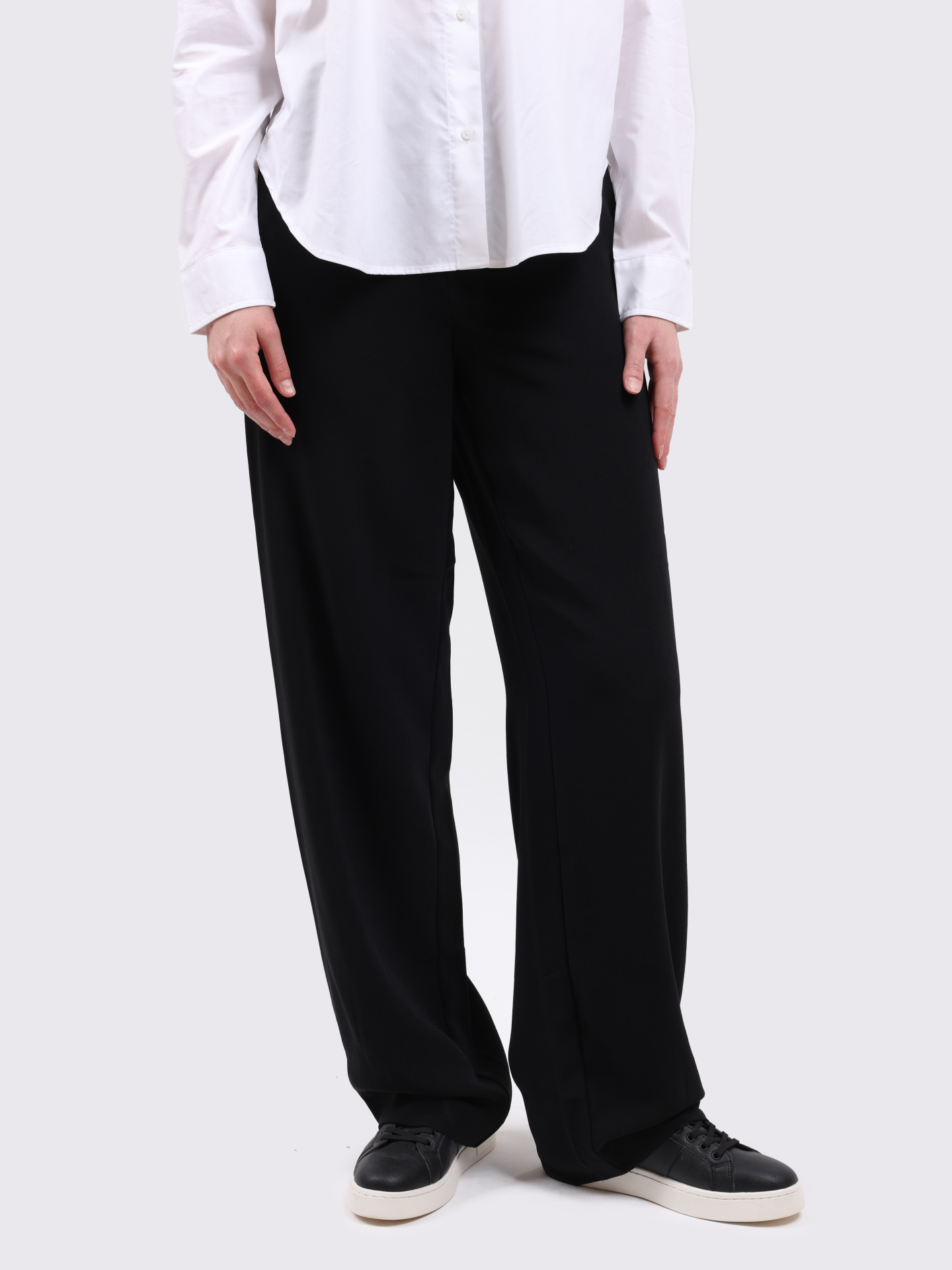 картинка Брюки Armani Exchange 6DYP39 YN8JZ 1200 черные женские широкие от магазина Verdistore