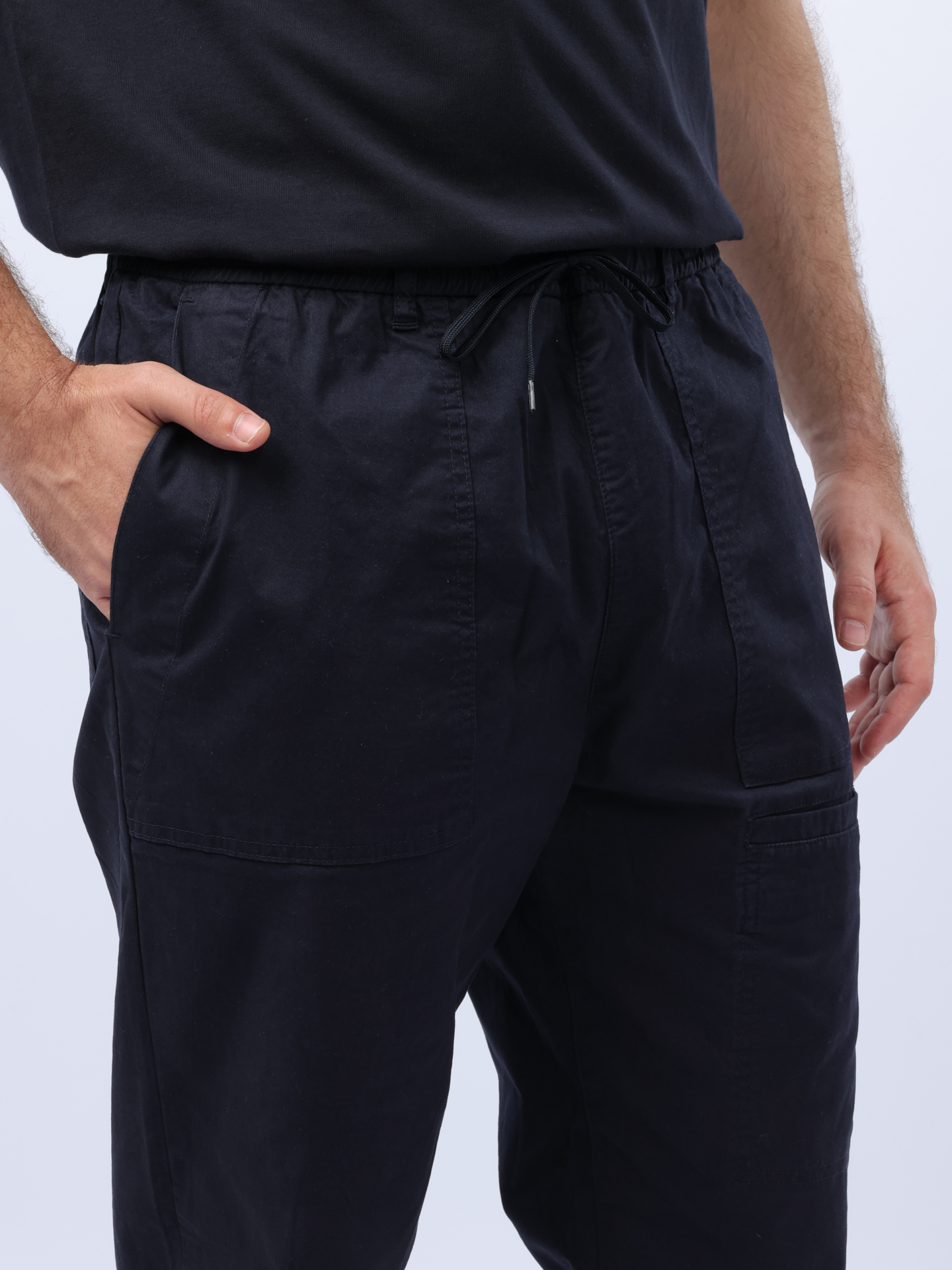 Брюки Armani Exchange 3DZPL5 ZN3DZ 1583 темно-синие мужские с накладными карманами — купить в интернет-магазине Verdistore