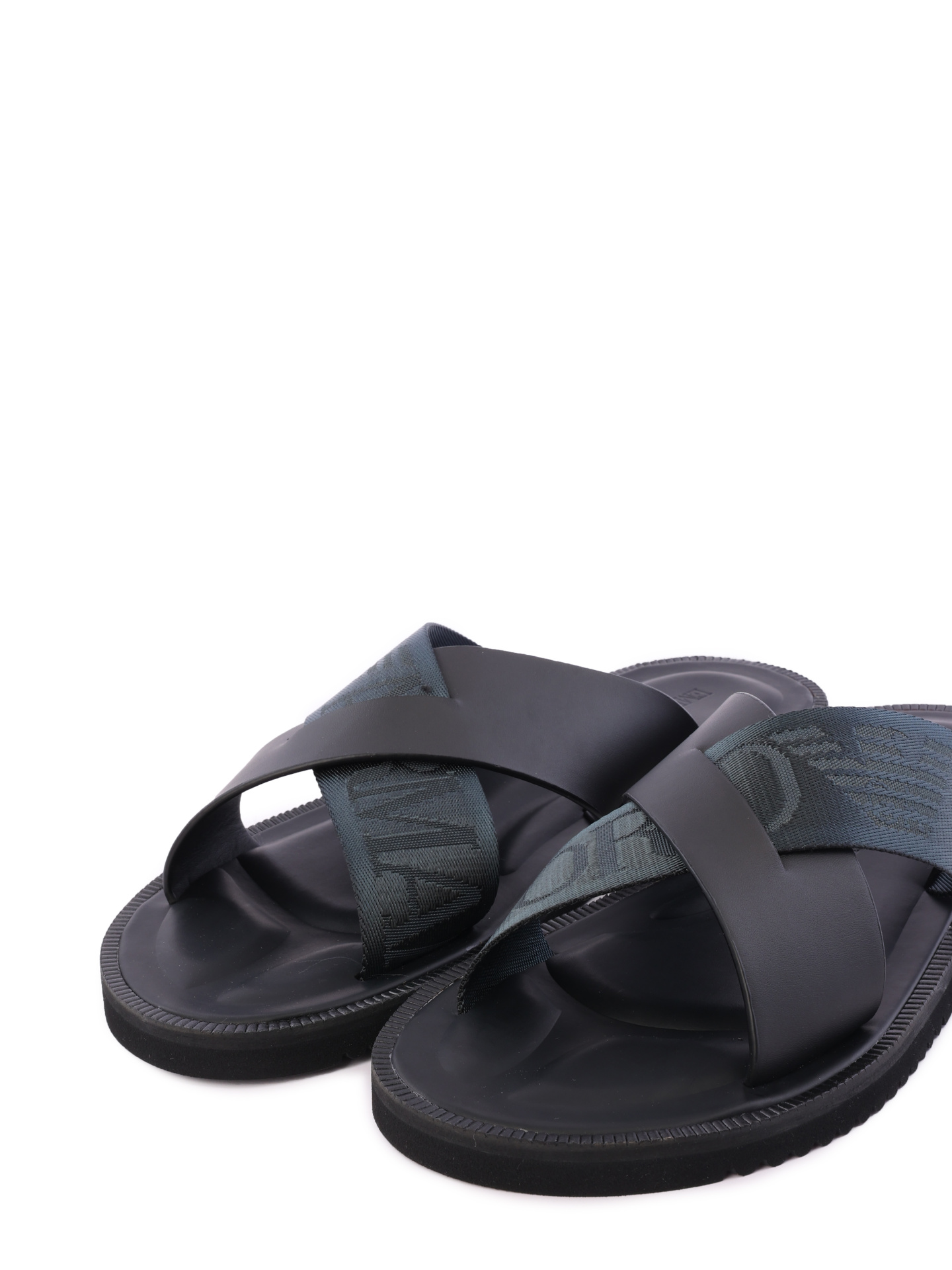 Шлепанцы черные с двумя пермычками — купить в интернет-магазине Verdistore