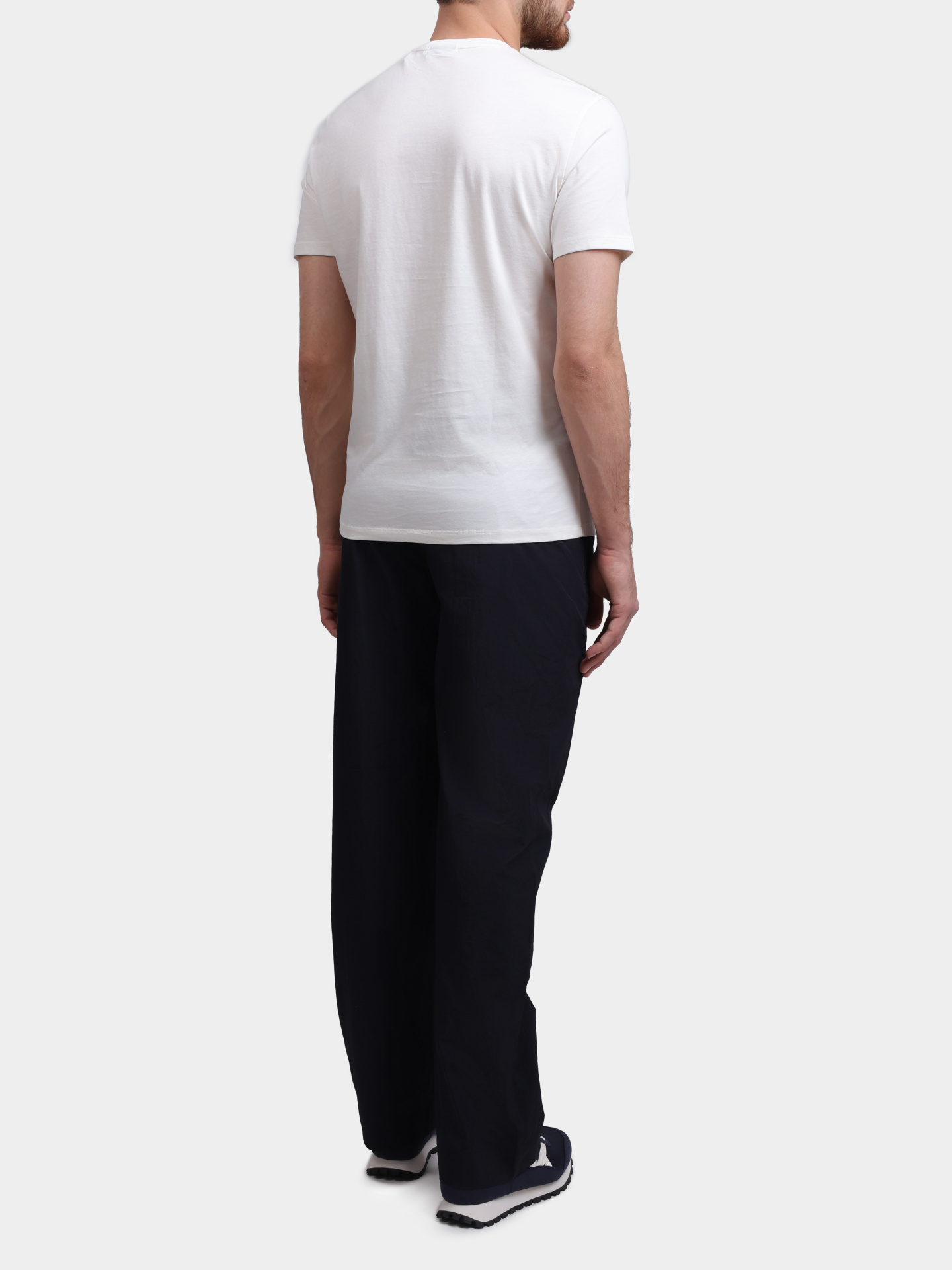 Футболка Armani Exchange XM002471 AF10356 U1074 белая мужская — купить в интернет-магазине Verdistore
