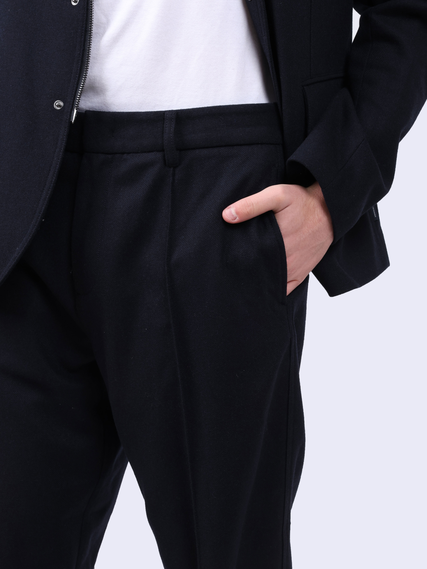 Брюки Armani Exchange 6DZP32 ZN5QZ 1510 черные мужские со стрелками — купить в интернет-магазине Verdistore