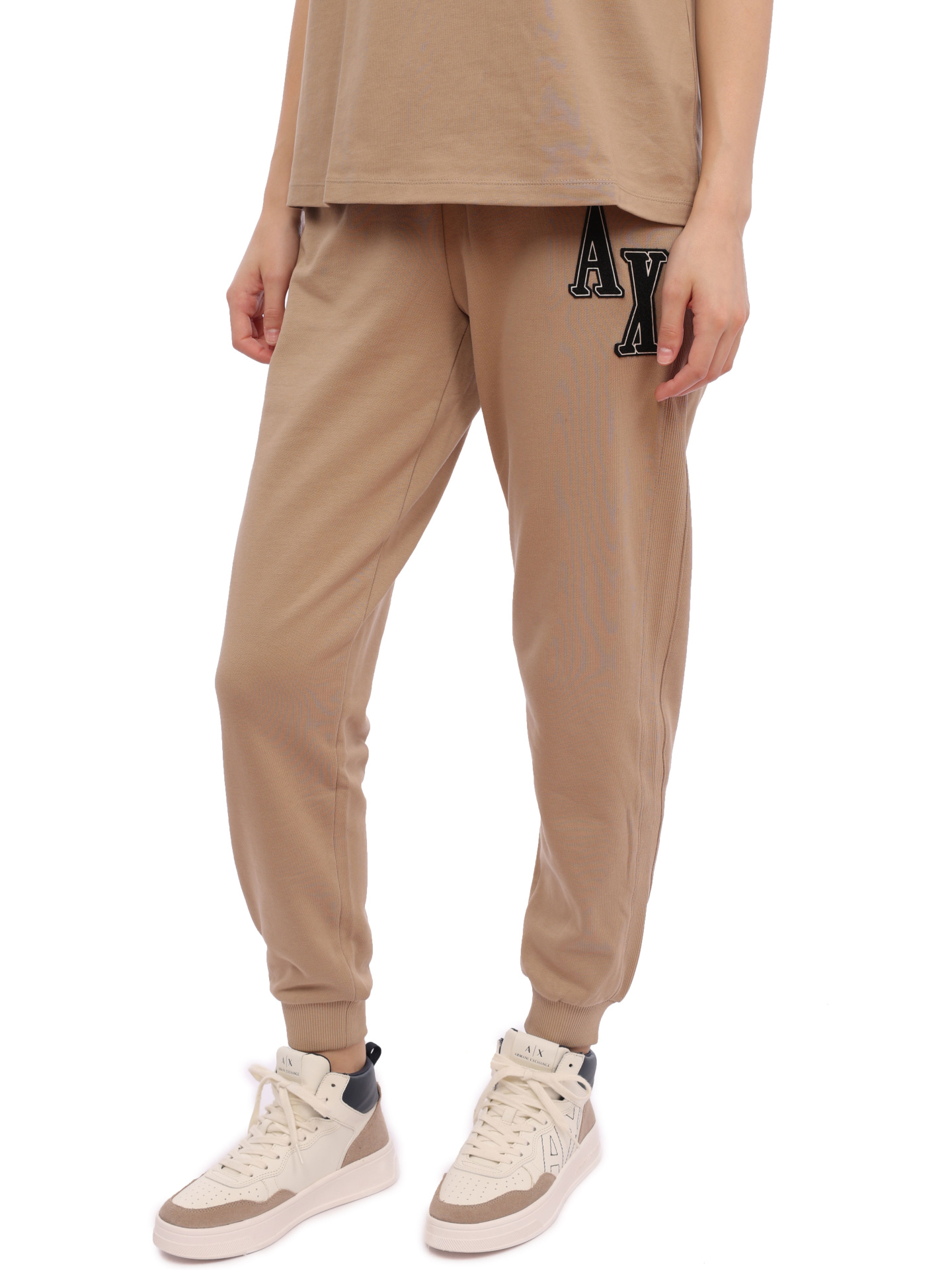 картинка Брюки спортивные Armani Exchange 6RYP78 YJEBZ 0748 бежевые женские с логотипом от магазина Verdistore