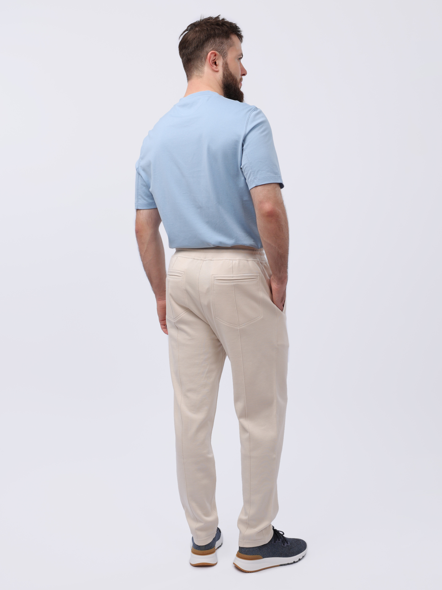 Брюки Brunello Cucinelli M0T353212G C9710 молочные мужские со стрелкой — купить в интернет-магазине Verdistore
