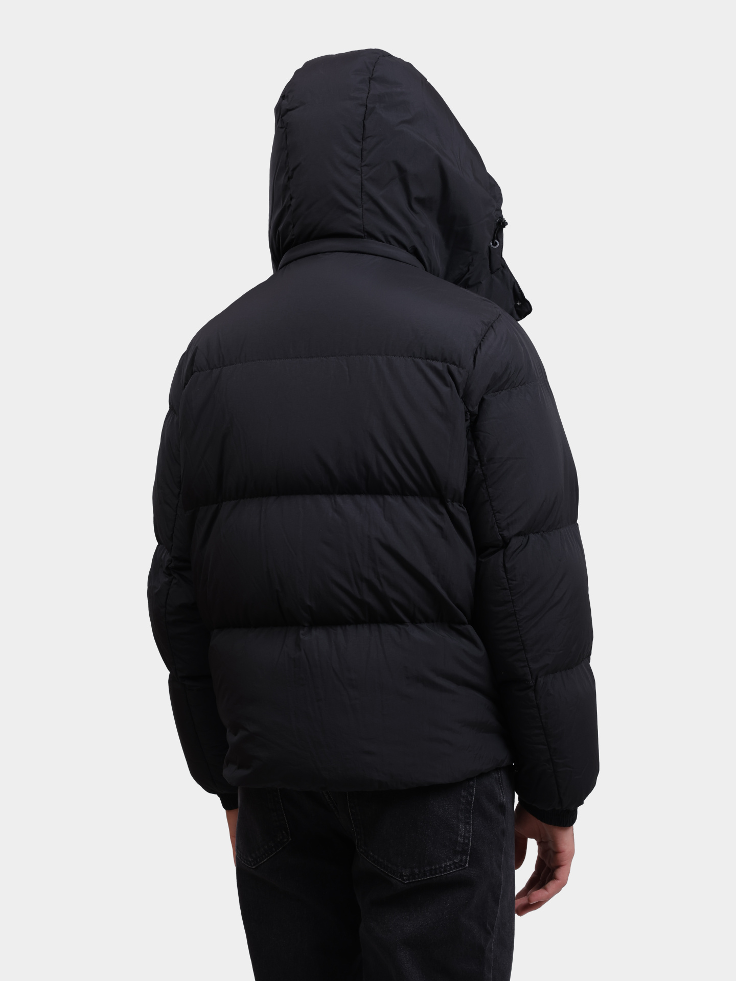 Пуховик Armani Exchange XM001098 AF16340 UC001 черный мужской — купить в интернет-магазине Verdistore