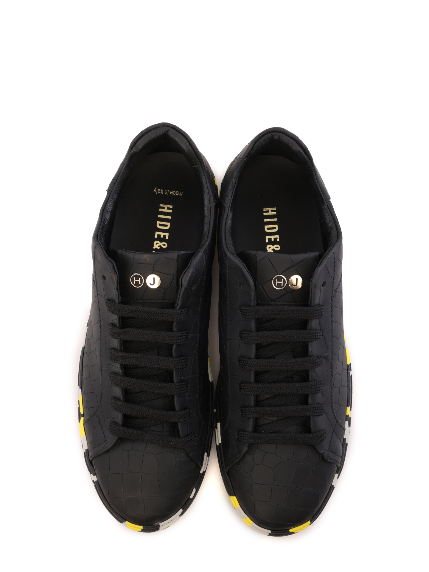 Кеды черные из текстурной кожи с ярким принтом на подошве — купить в интернет-магазине Verdistore