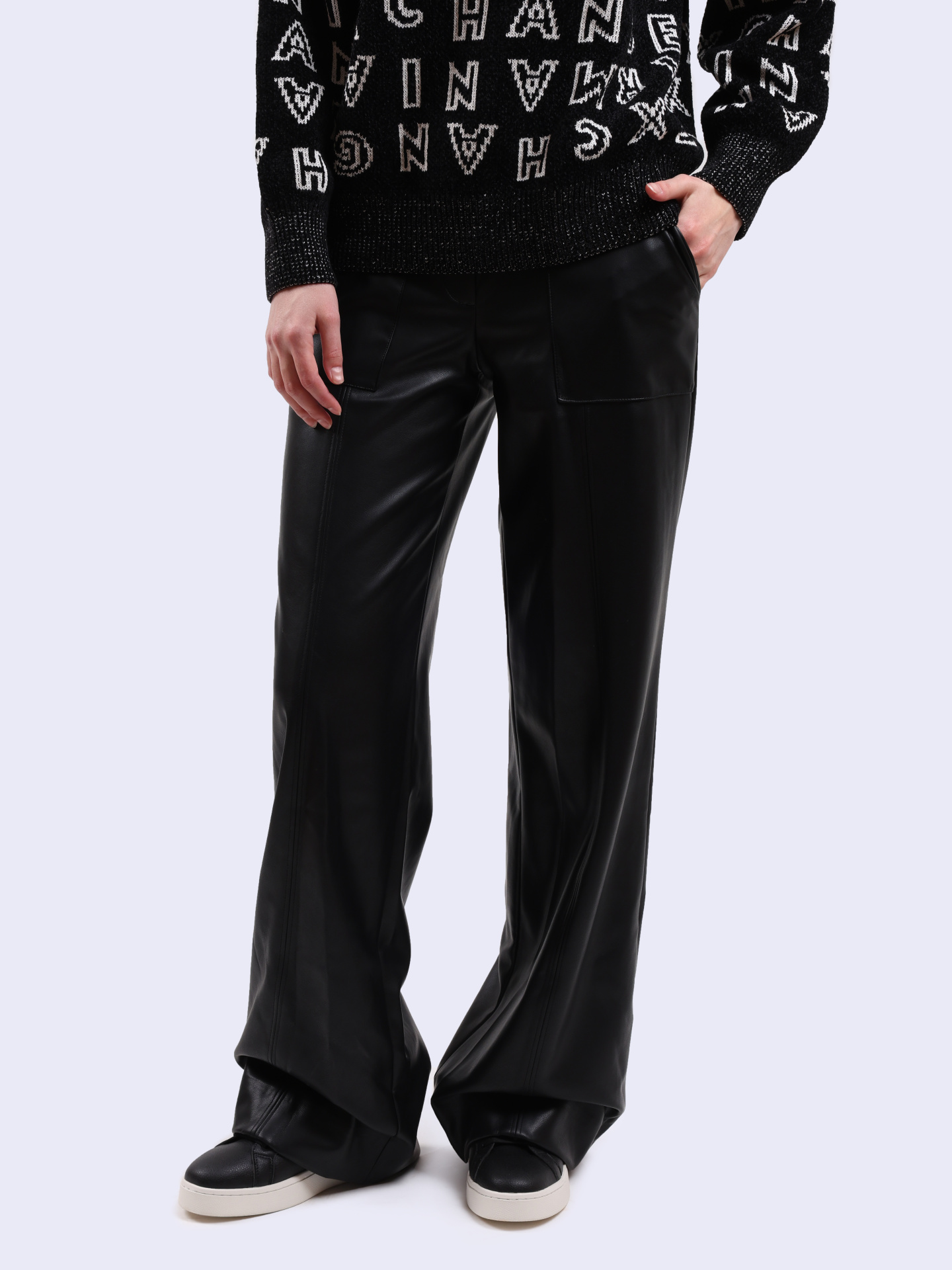 картинка Брюки Armani Exchange 6DYP23 YNNNZ 1200 черные женские из эко-кожи от магазина Verdistore