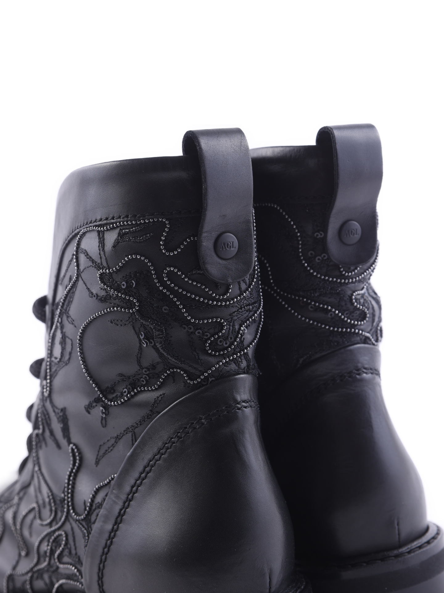 Ботинки AGL 716553 черные женские с вышивкой — купить в интернет-магазине Verdistore