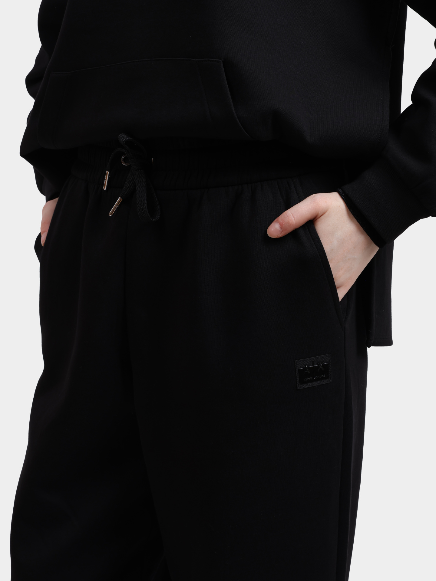 Джоггеры Armani Exchange XW000989 AF10818 UC001 черные женские — купить в интернет-магазине Verdistore