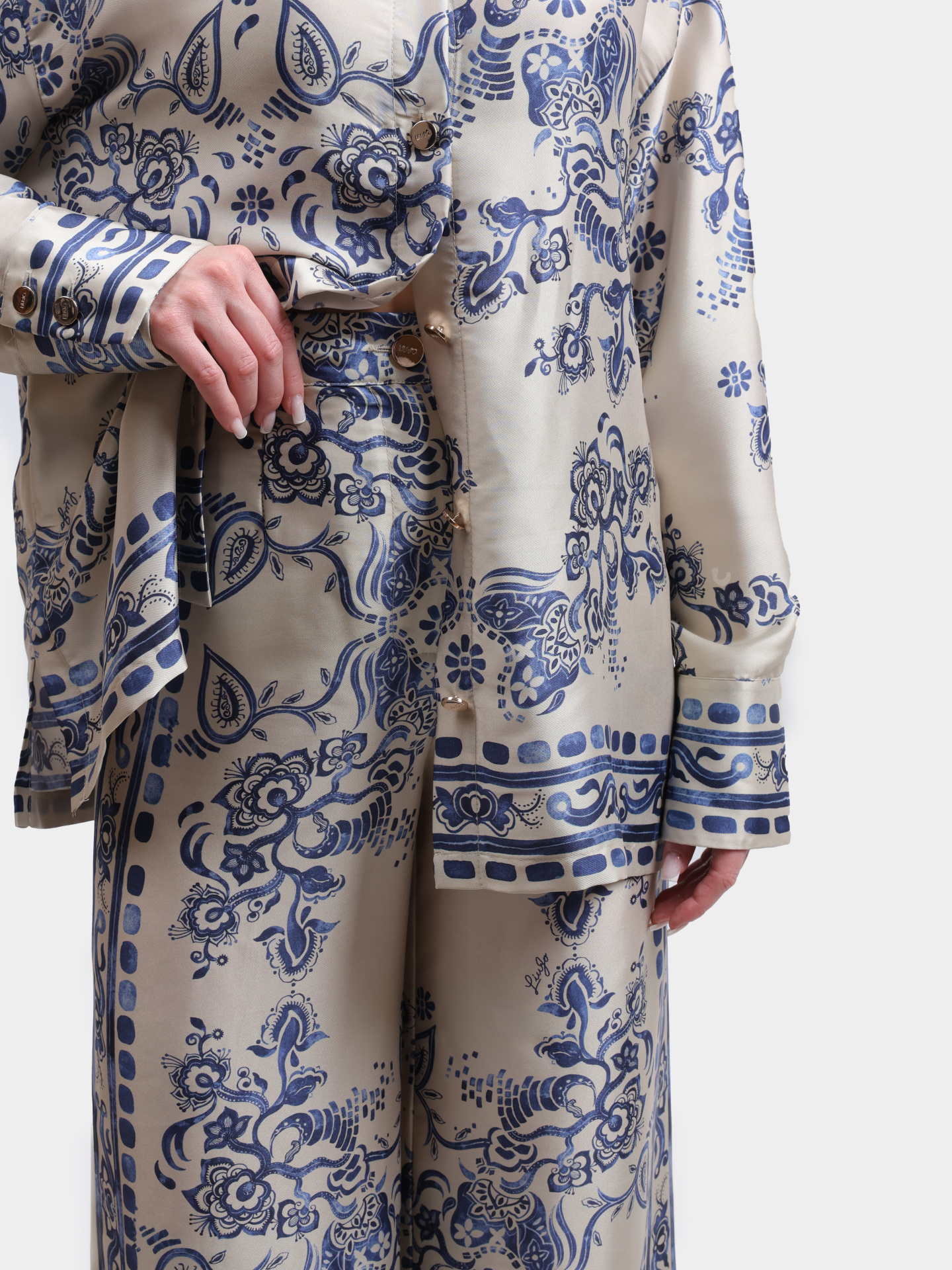 Брюки Liu-Jo BLACK LABEL CA6230 TS555 P9652 женские прямого кроя с цветочным принтом — купить в интернет-магазине Verdistore