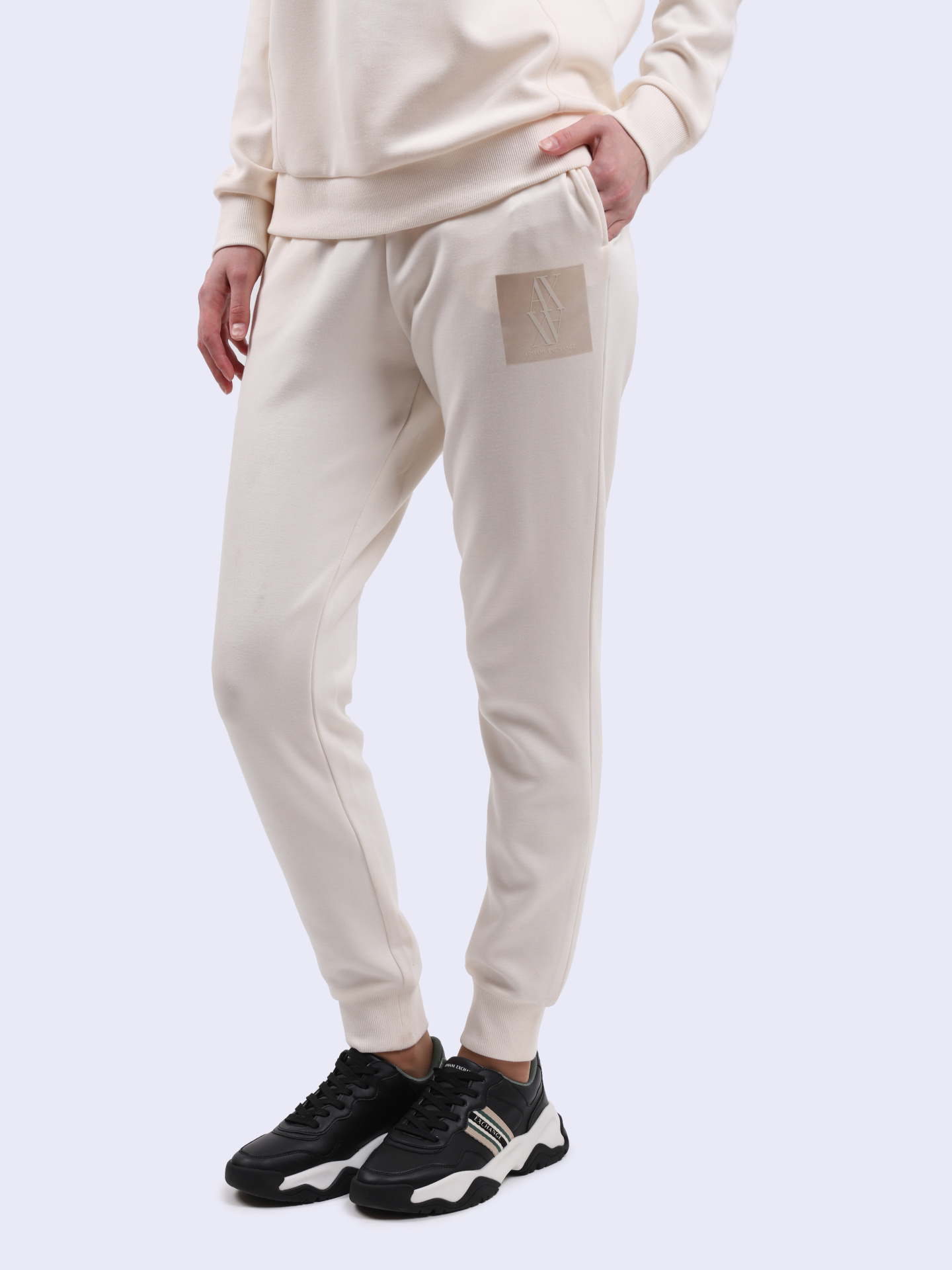 картинка Брюки спортивные Armani Exchange 6DYP79 YJEGZ 1130 молочные женские от магазина Verdistore
