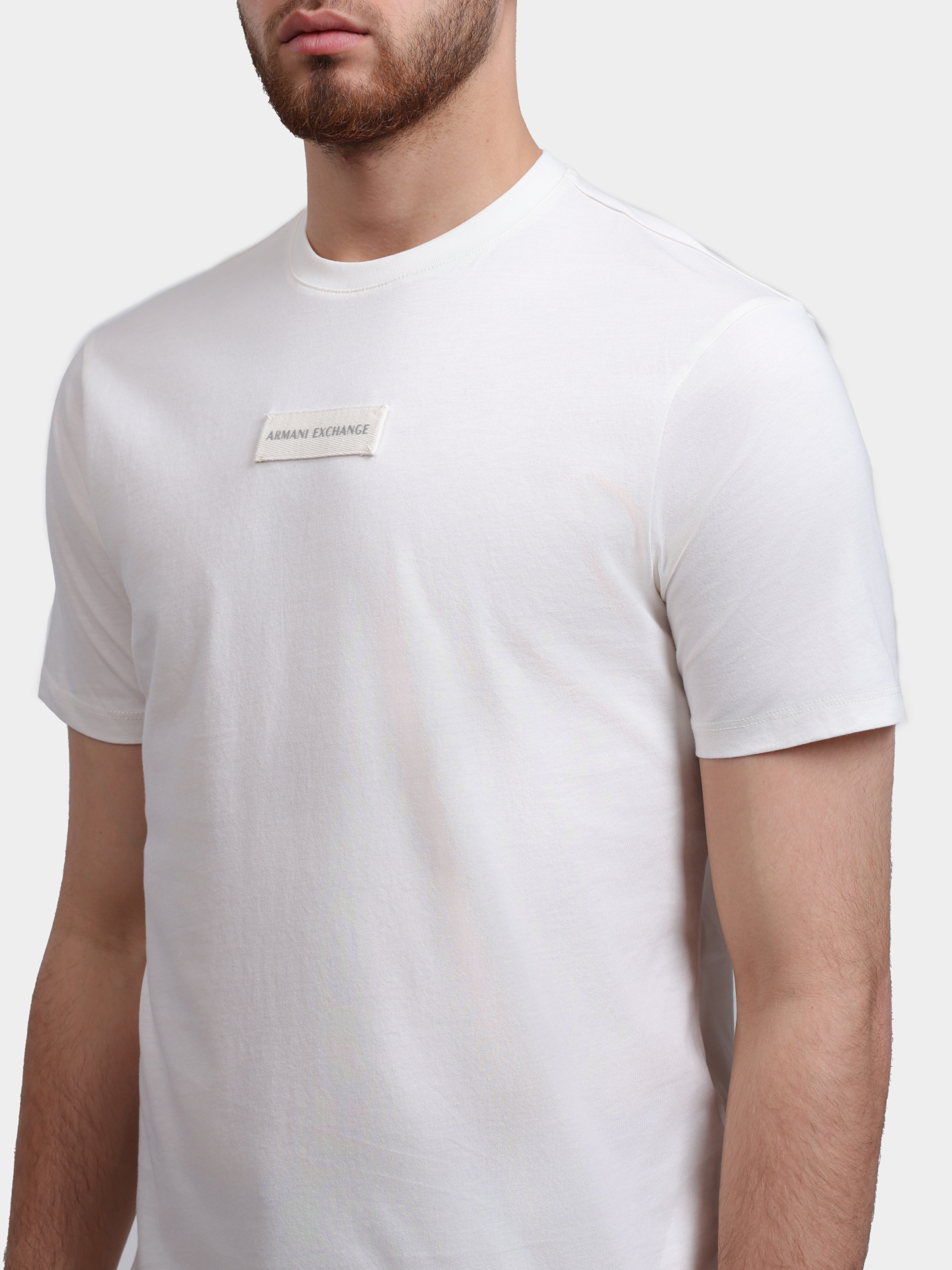 Футболка Armani Exchange XM002471 AF10356 U1074 белая мужская — купить в интернет-магазине Verdistore