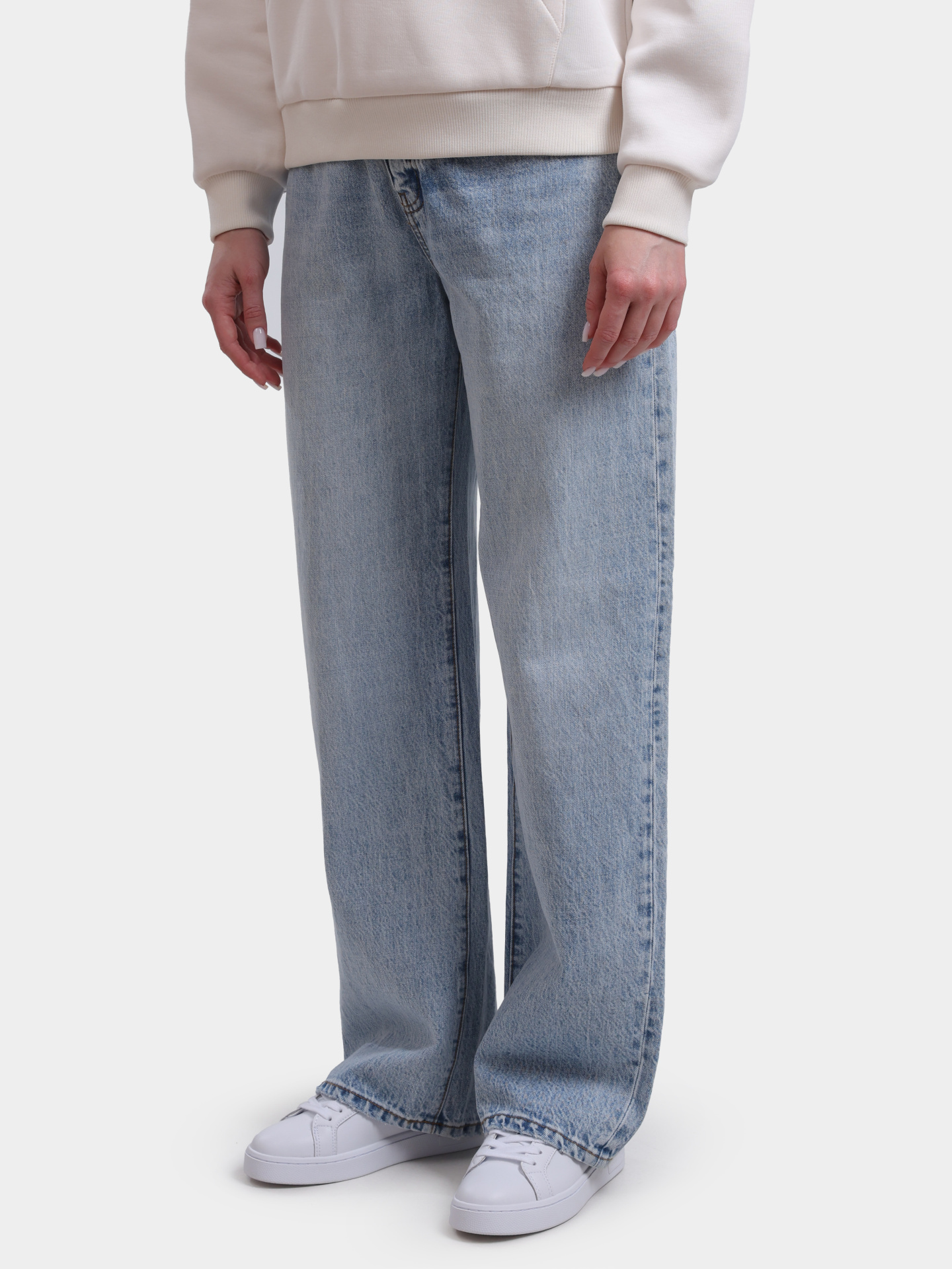 Джинсы Armani Exchange XW000100 AF12860 MB001 голубые женские — купить в интернет-магазине Verdistore