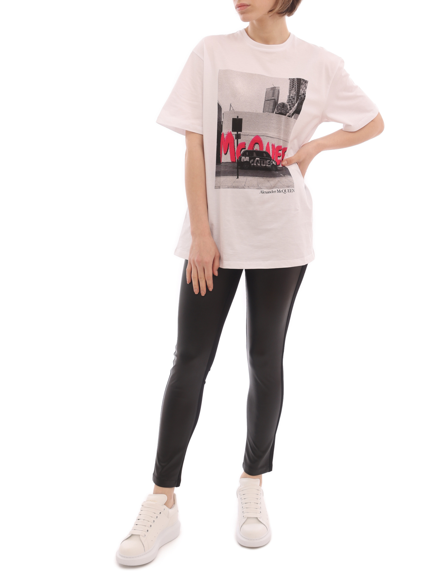 Футболка Alexander McQueen 701263 QZAFS 0900 белая женская — купить в интернет-магазине Verdistore