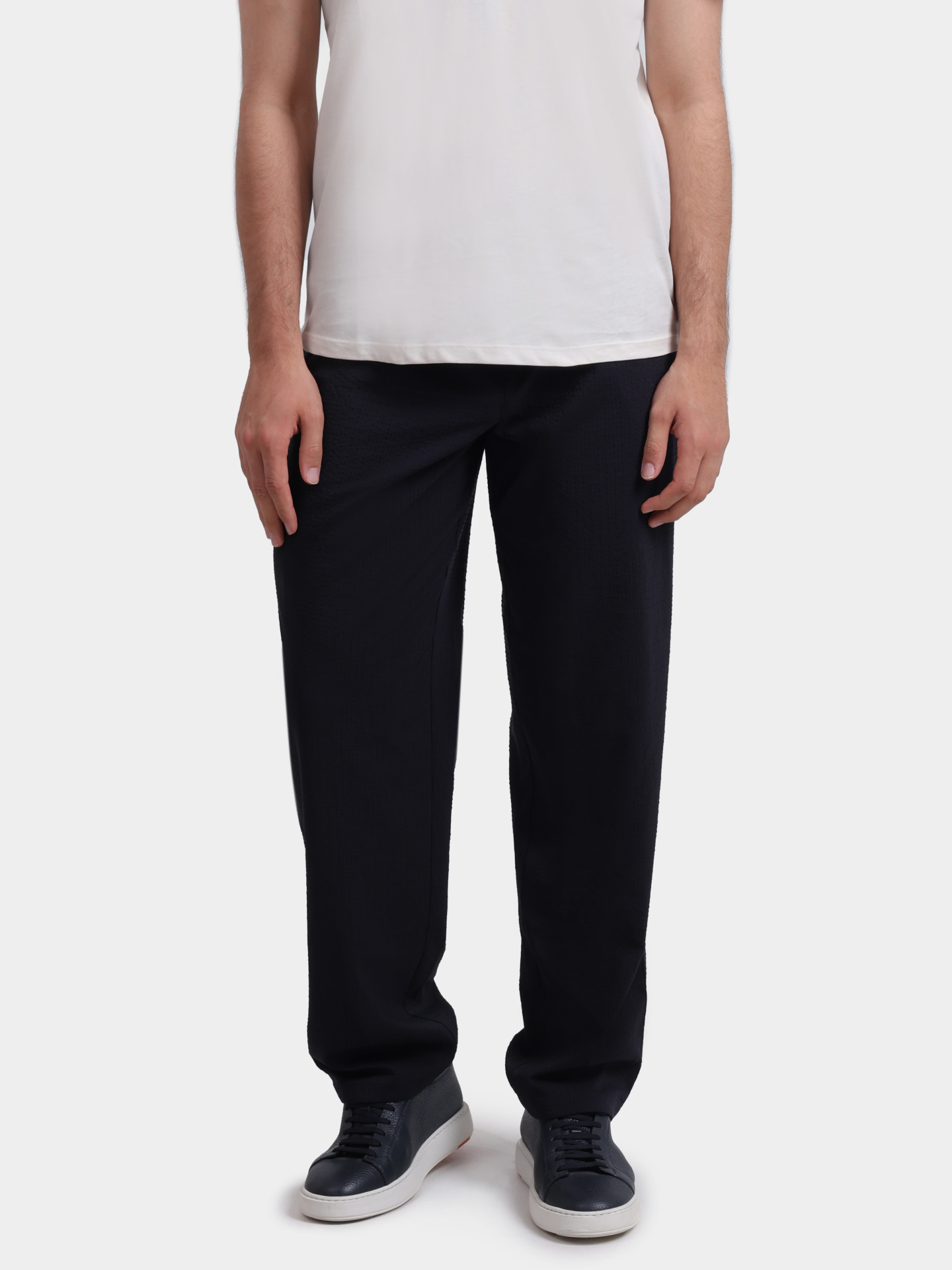 Брюки Armani Exchange XM002094 AF22363 UB101 темно-синие мужские из фактурной ткани — купить в интернет-магазине Verdistore