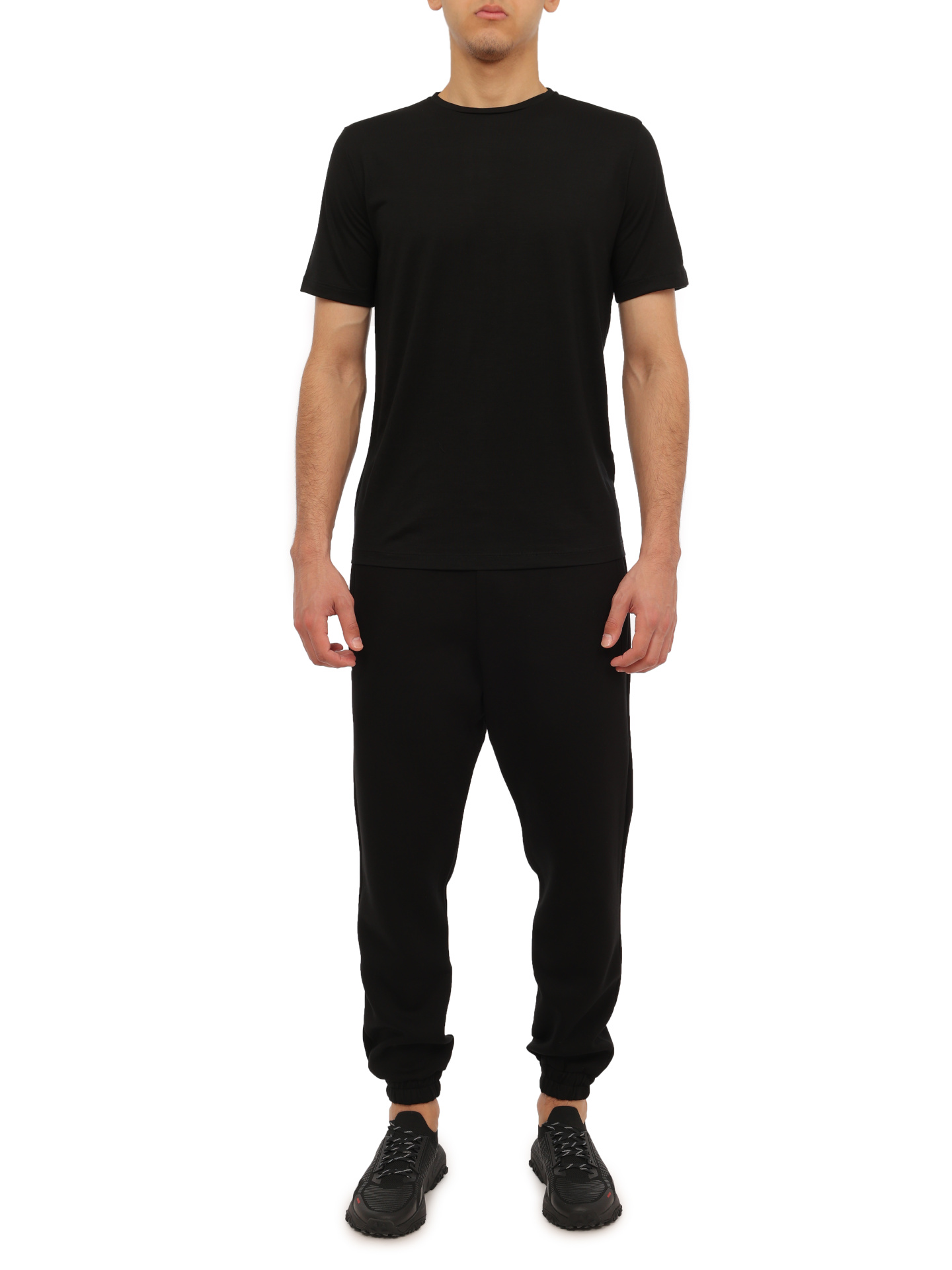 Брюки спортивные черные из мягкой ткани с эластичным поясом и манжетами снизу — купить в интернет-магазине Verdistore