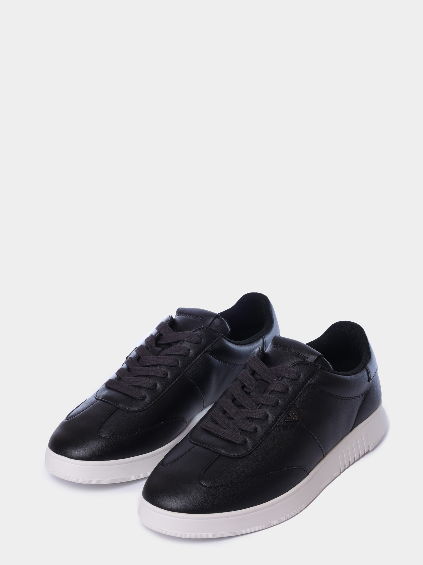Кроссовки Emporio Armani EM003062 AF20004 UC001 черные мужские на белой подошве — купить в интернет-магазине Verdistore