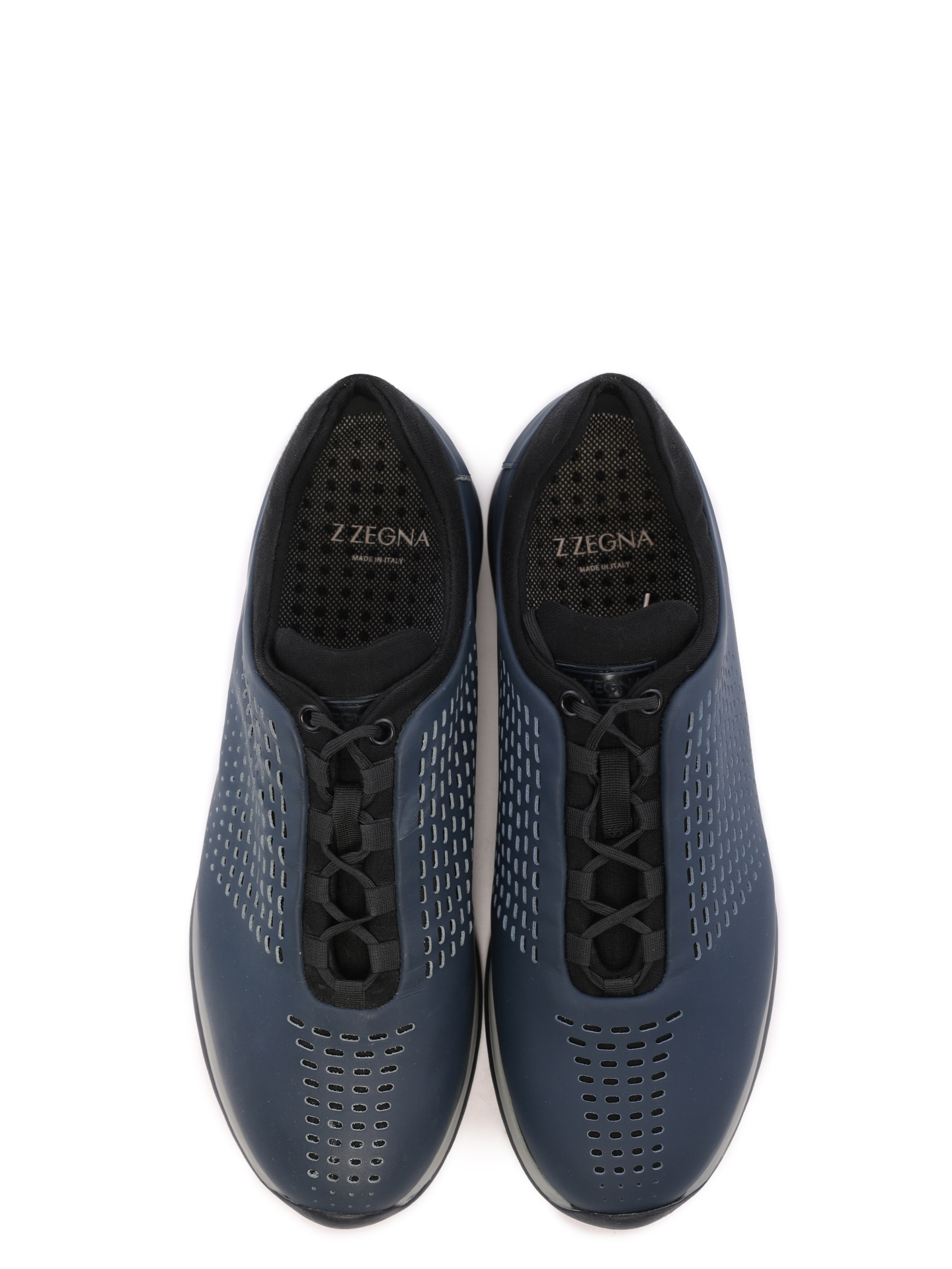 Кроссовки темно-синие с перфорацией на носке и бокам  — купить в интернет-магазине Verdistore