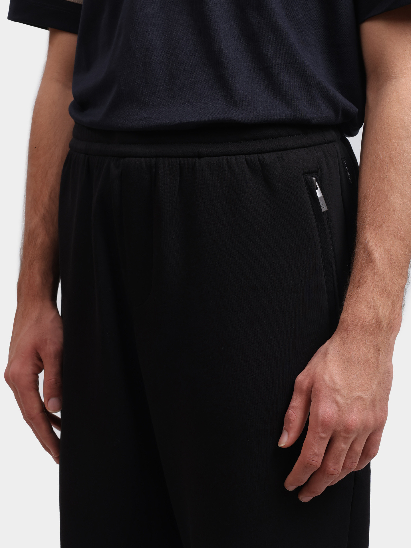 Брюки Armani Exchange XM000461 AF10818 UC001 черные мужские — купить в интернет-магазине Verdistore