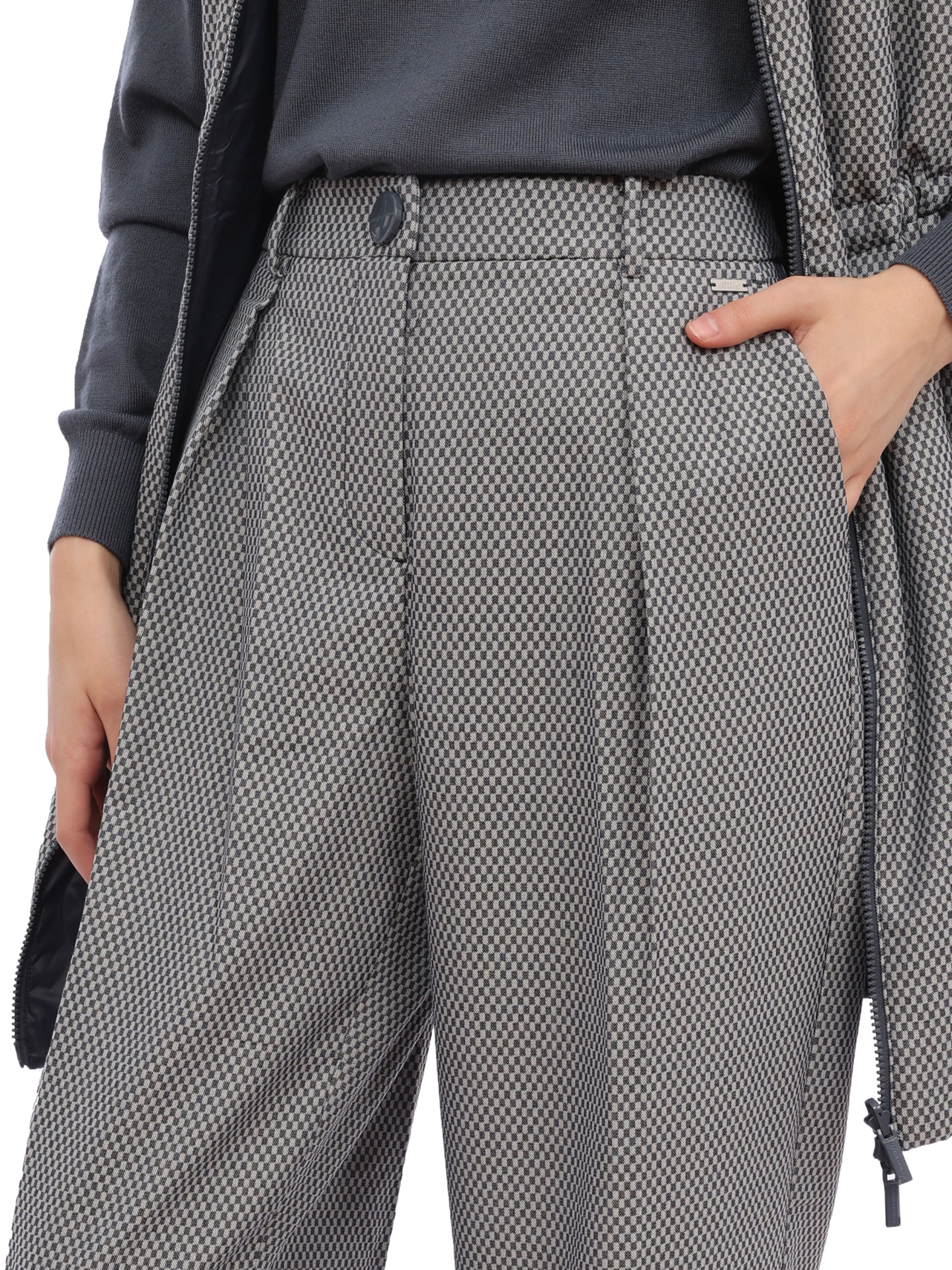 картинка Брюки Armani Exchange 6RYP22 YN6MZ 25ES серые женские в клетку от магазина Verdistore