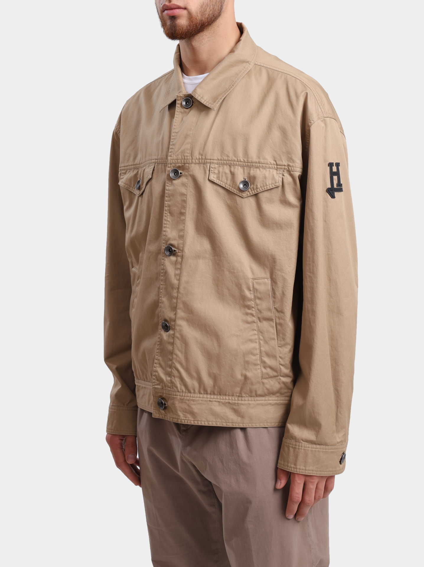 Куртка GI000328U 13211 2105 бежевая мужская с логотипом на рукаве — купить в интернет-магазине Verdistore