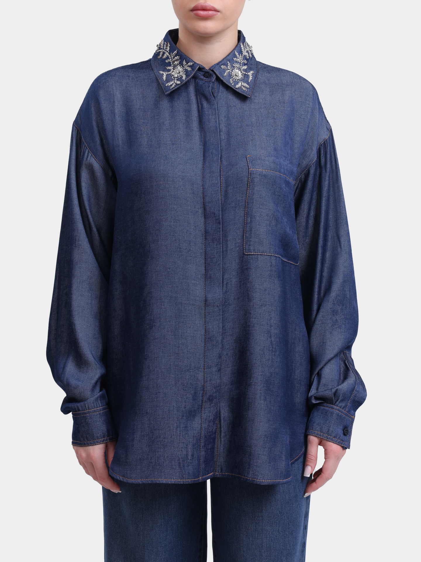 Блуза Liu-Jo BLUE DENIM UA6274 D4894 77000 женская прямого кроя со стразами на воротнике — купить в интернет-магазине Verdistore