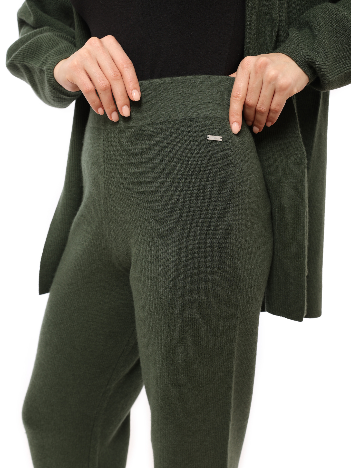 картинка Брюки Armani Exchange 6LYP1Y YMT8Z 1880 хаки женские из шерсти от магазина Verdistore