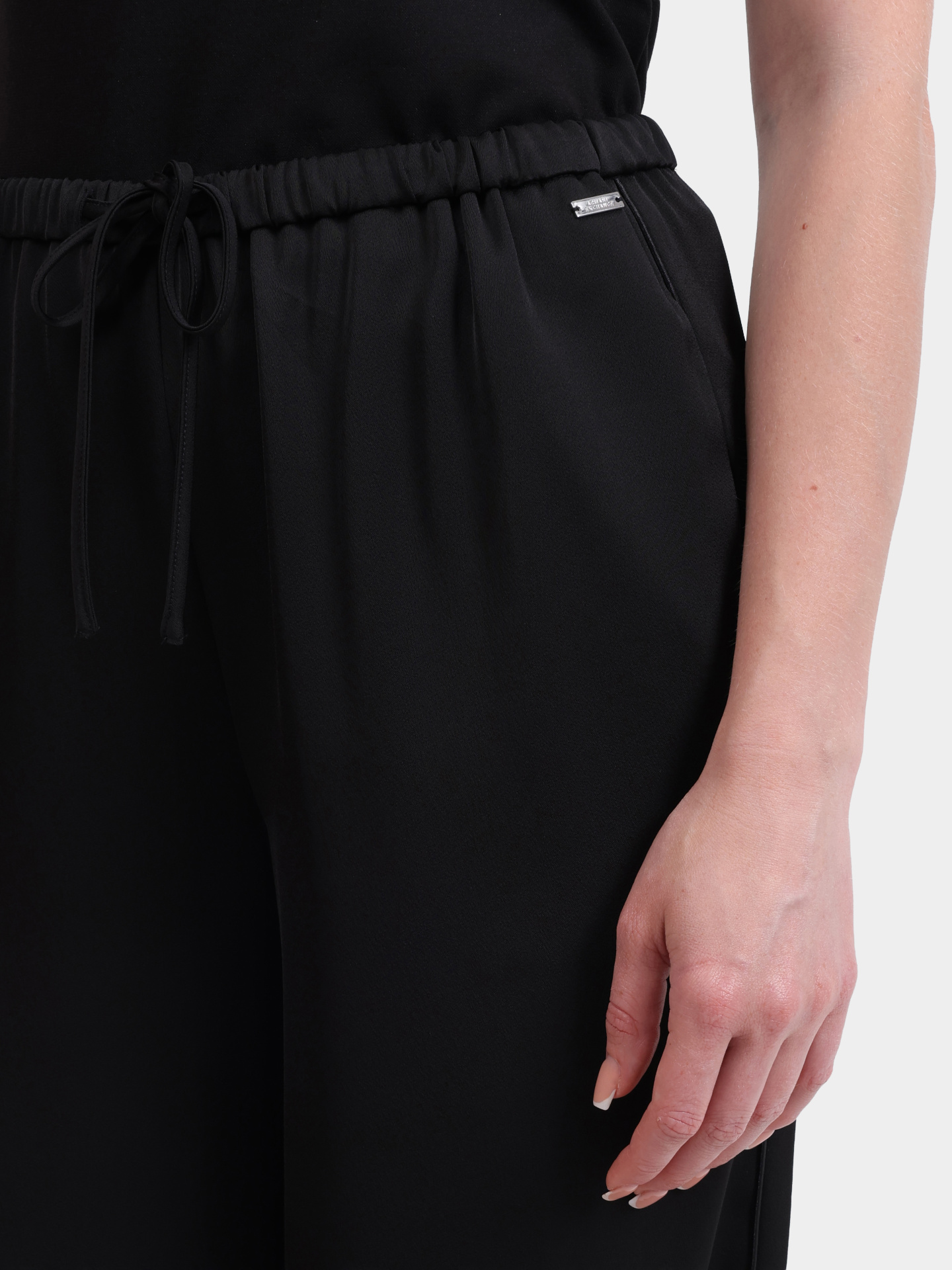 Брюки Armani Exchange XW000143 AF10840 UC001 черные женские — купить в интернет-магазине Verdistore