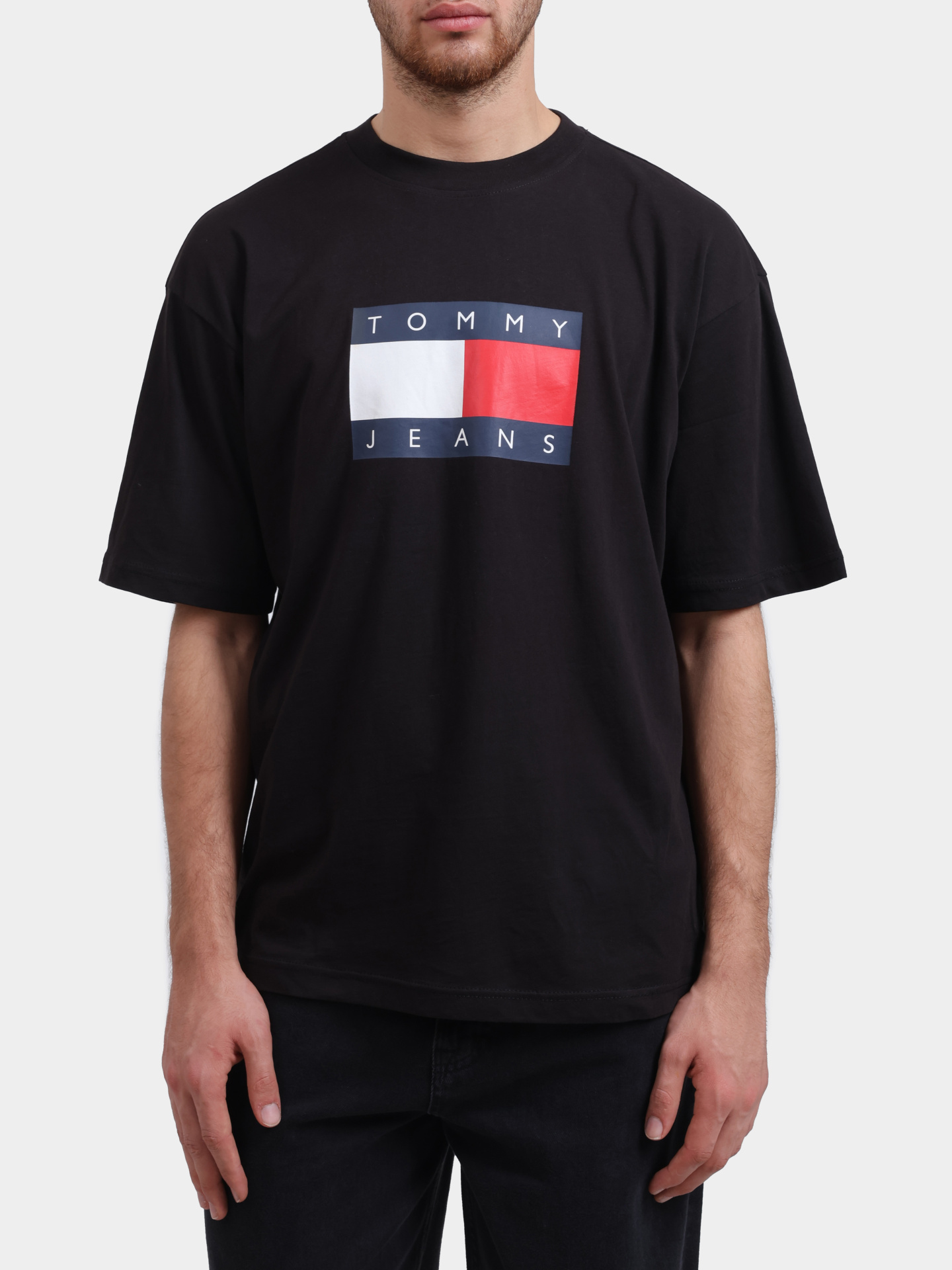 Футболка Tommy Jeans DM0DM19555 черная мужская — купить в интернет-магазине Verdistore