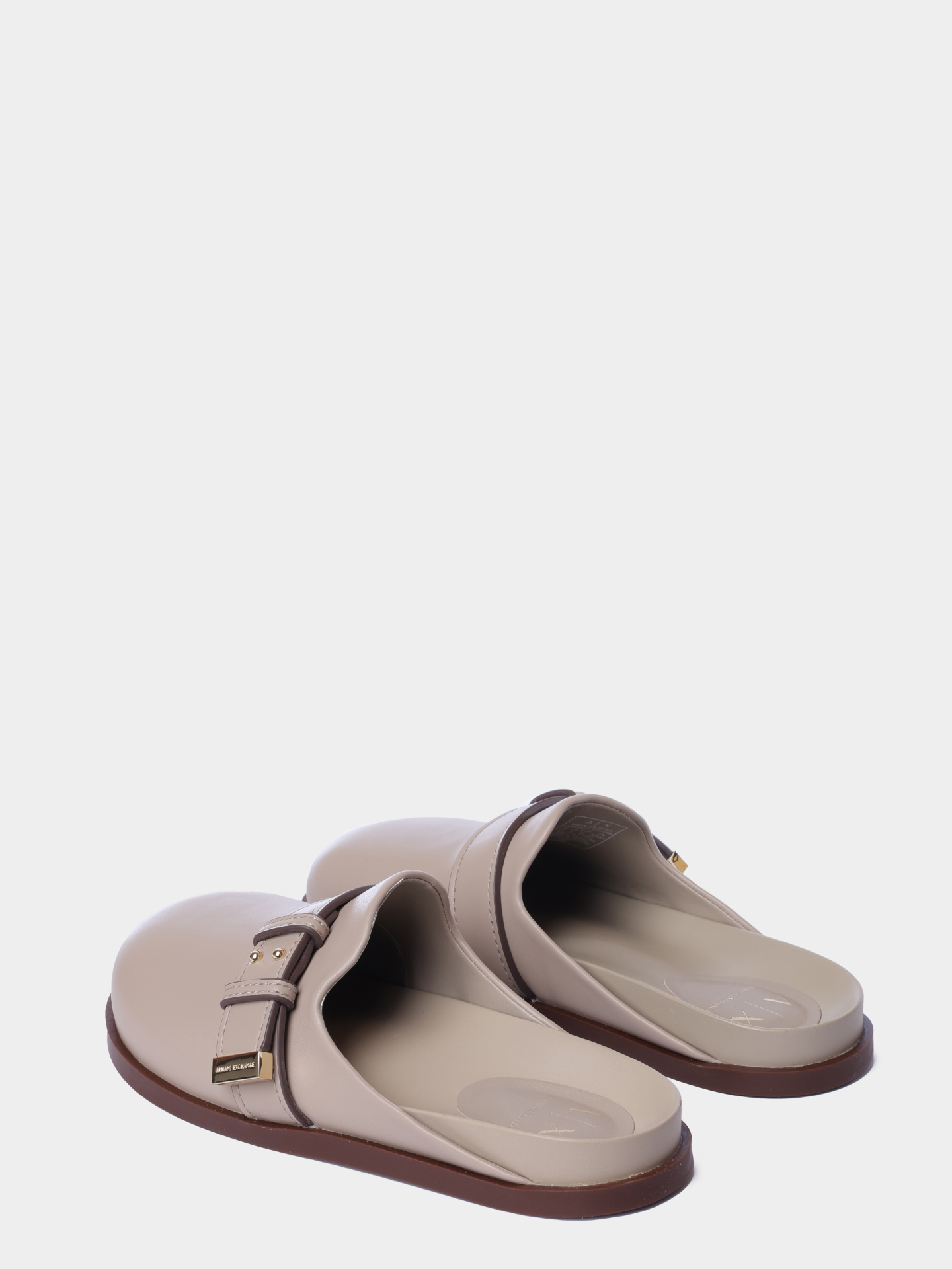 Сабо Armani Exchange XW002577 AF21266 U6223 бежевые женские — купить в интернет-магазине Verdistore