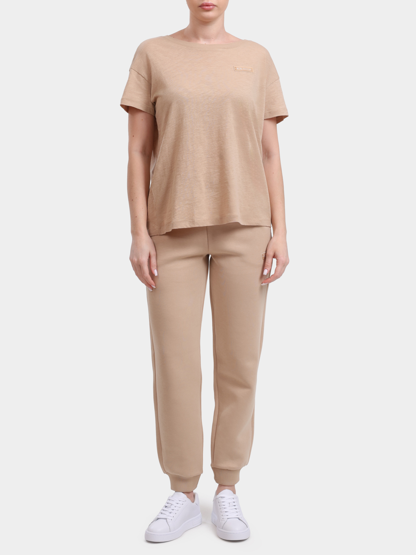 Джоггеры Armani Exchange XW001287 AF16134 U1051 бежевые женские — купить в интернет-магазине Verdistore