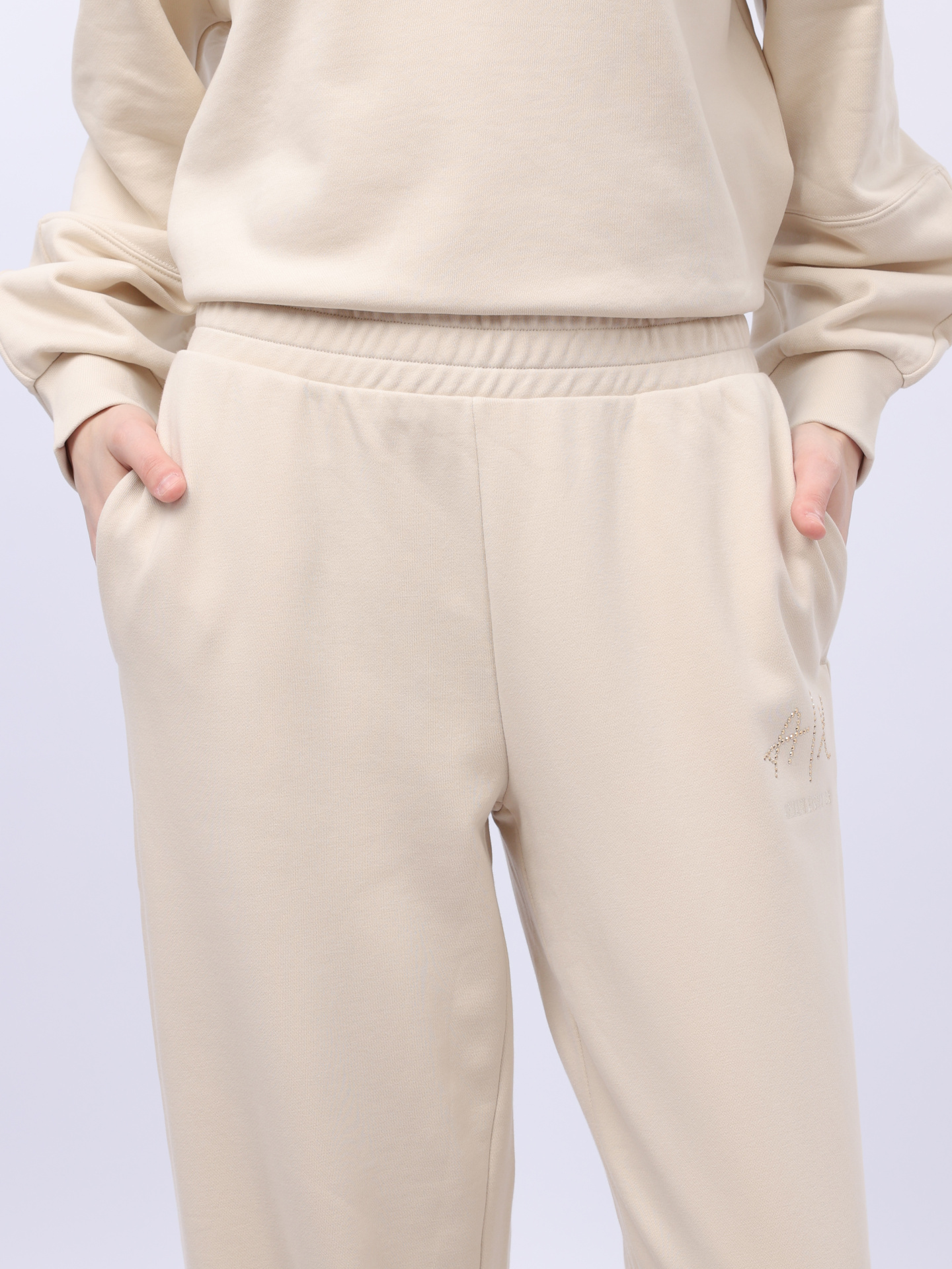 Брюки спортивные Armani Exchange 3DYP70 YJFFZ 1787 бежевые женские — купить в интернет-магазине Verdistore