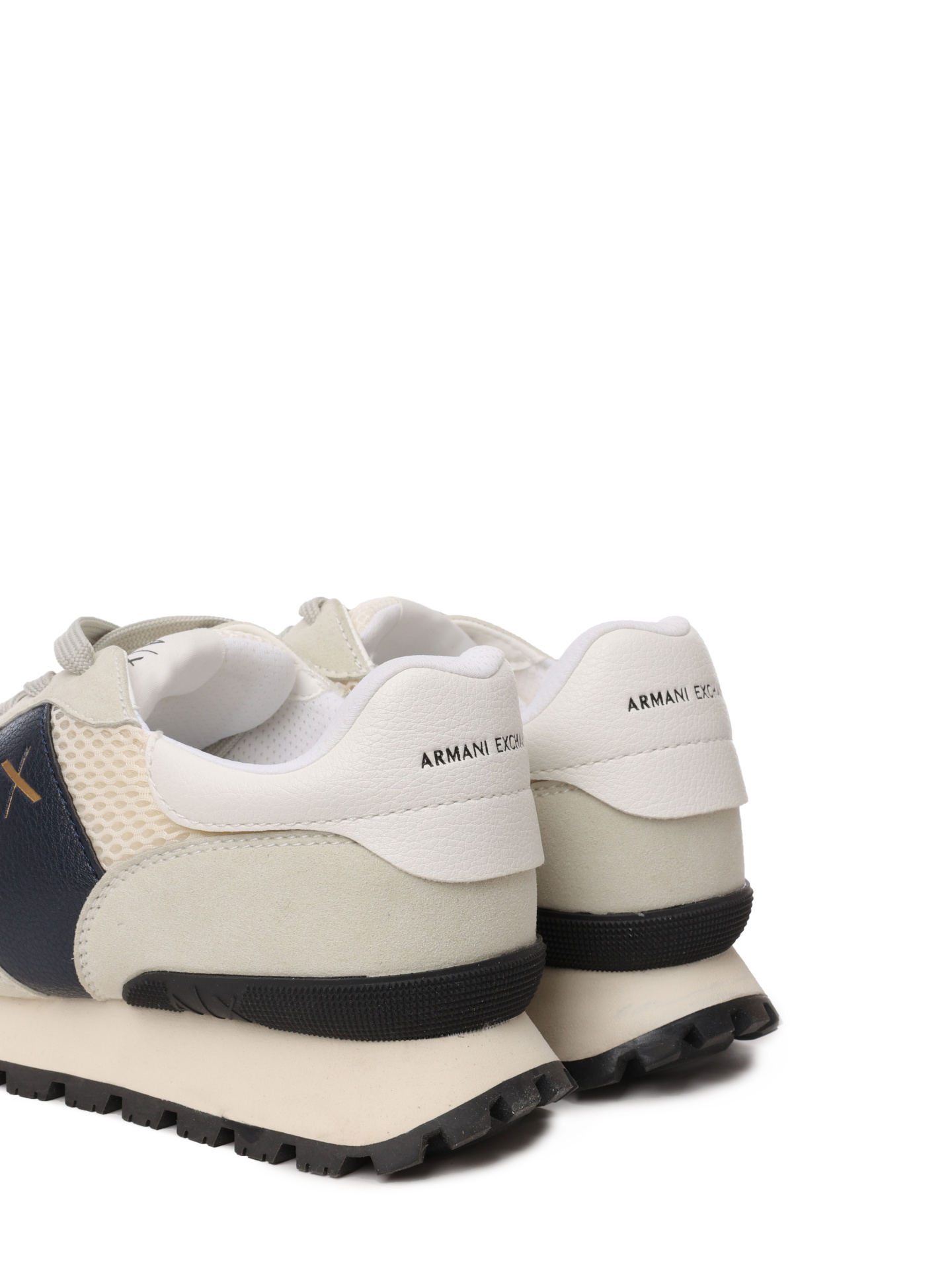 Кроссовки Armani Exchange XUX181 XV807 S054 белые комбинированные мужские — купить в интернет-магазине Verdistore
