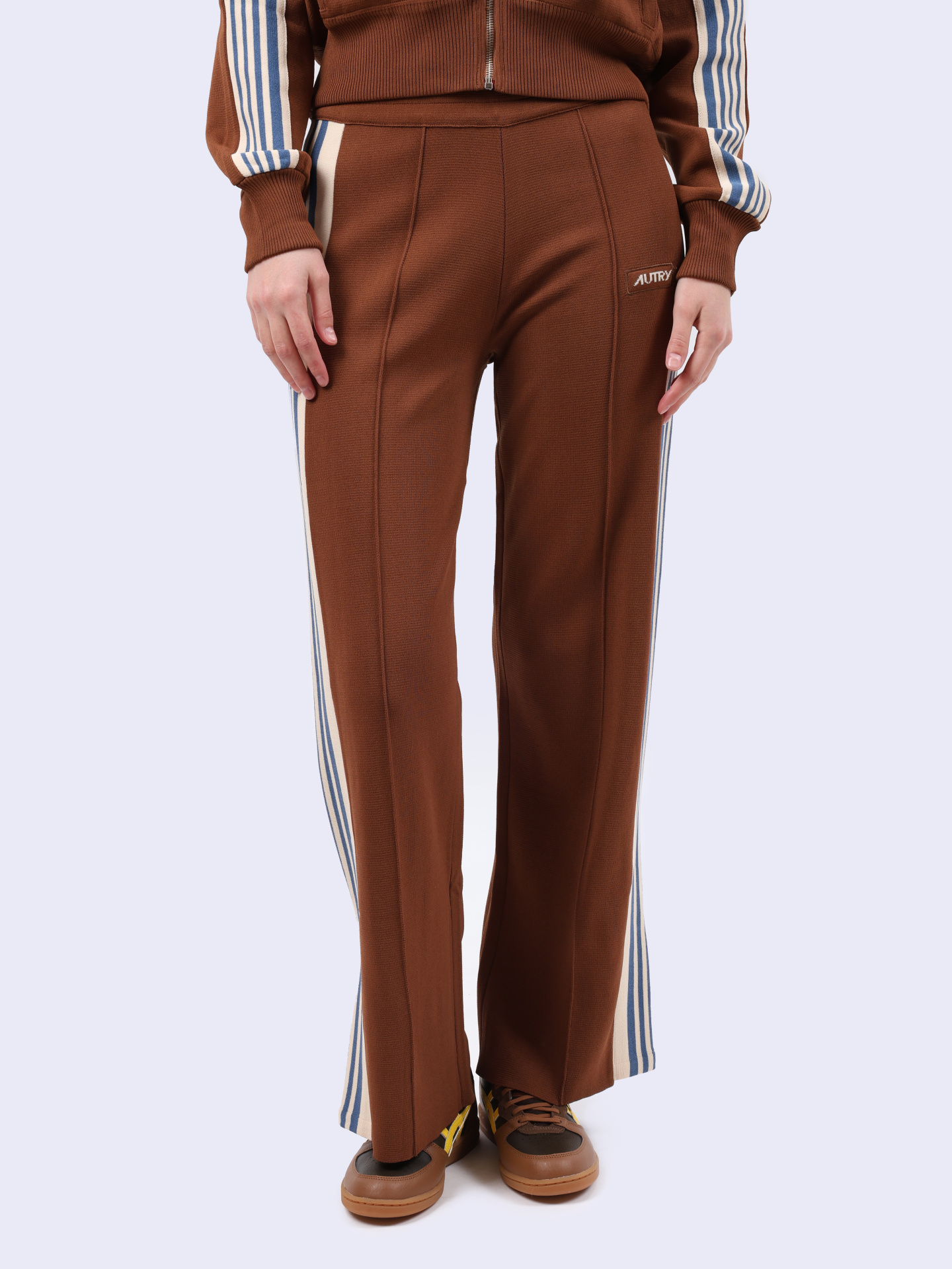 Брюки спортивные Autry PAPW-23KZ табачные женские с лампасами — купить в интернет-магазине Verdistore