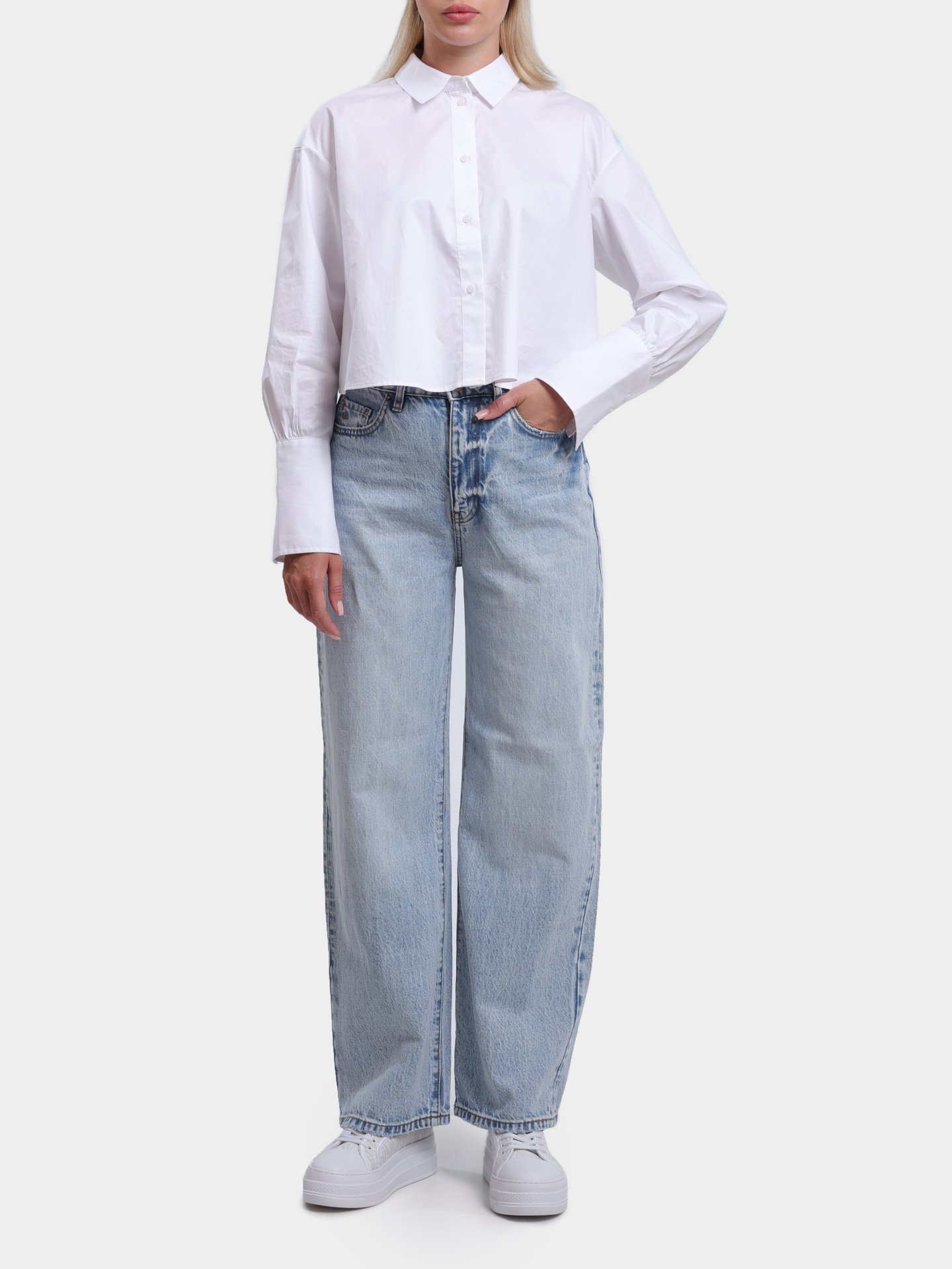 Джинсы Armani Exchange XW000100 AF12860 MB001 голубые женские — купить в интернет-магазине Verdistore