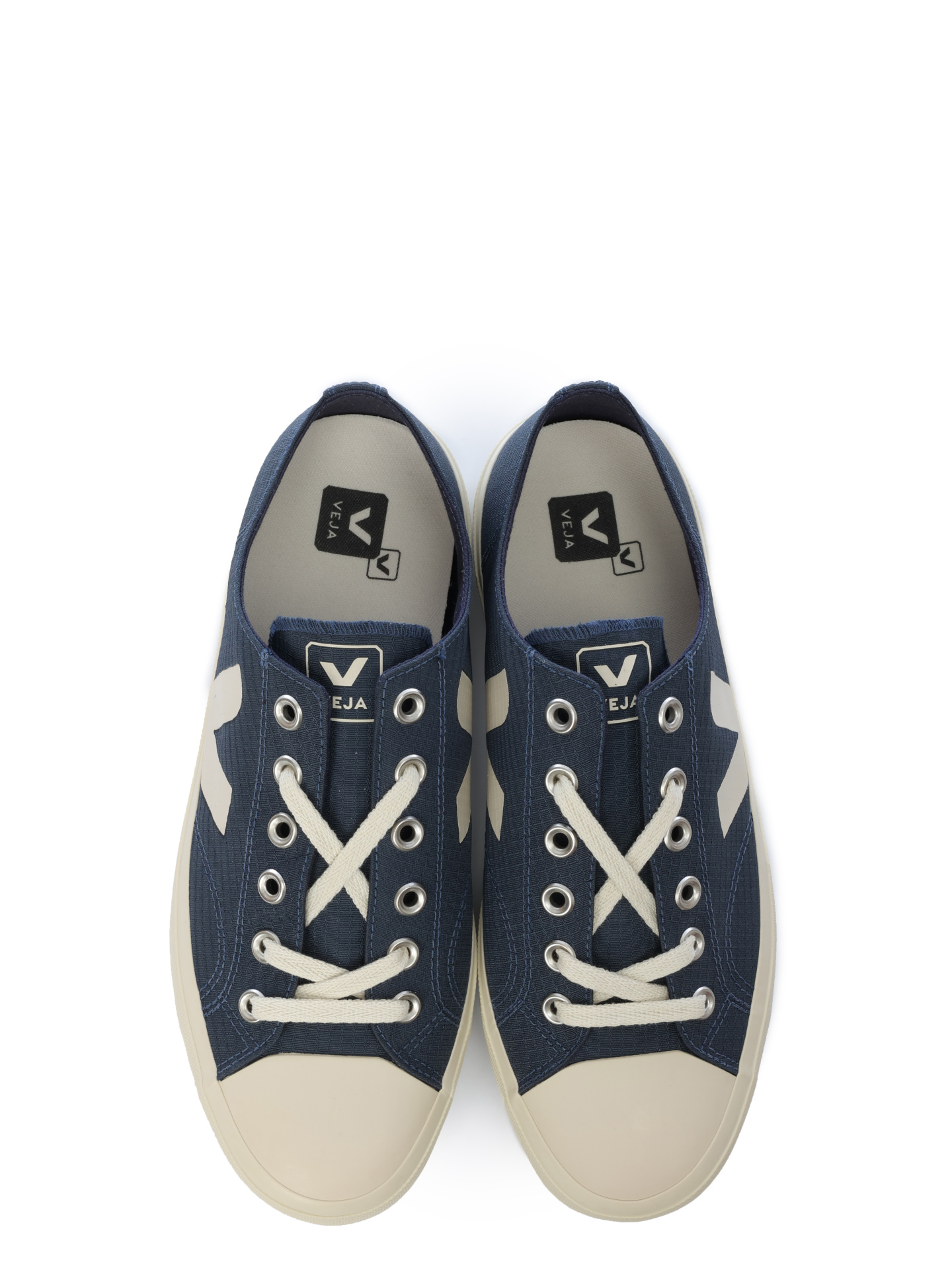 Кеды тканевые с крупным белым логотипом сбоку  — купить в интернет-магазине Verdistore