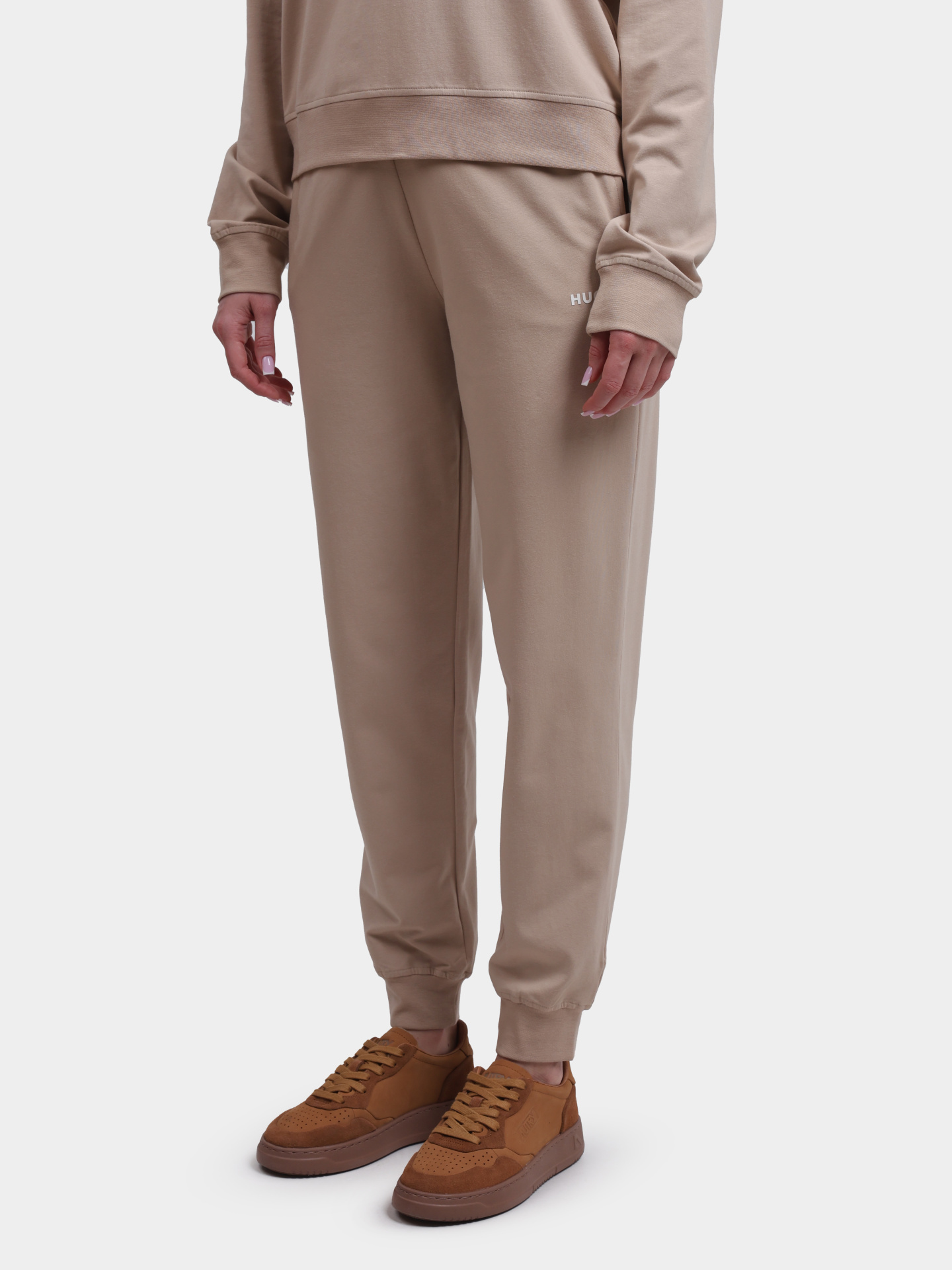 Брюки спортивные Hugo 50490578 270 бежевые женские с логотипом — купить в интернет-магазине Verdistore