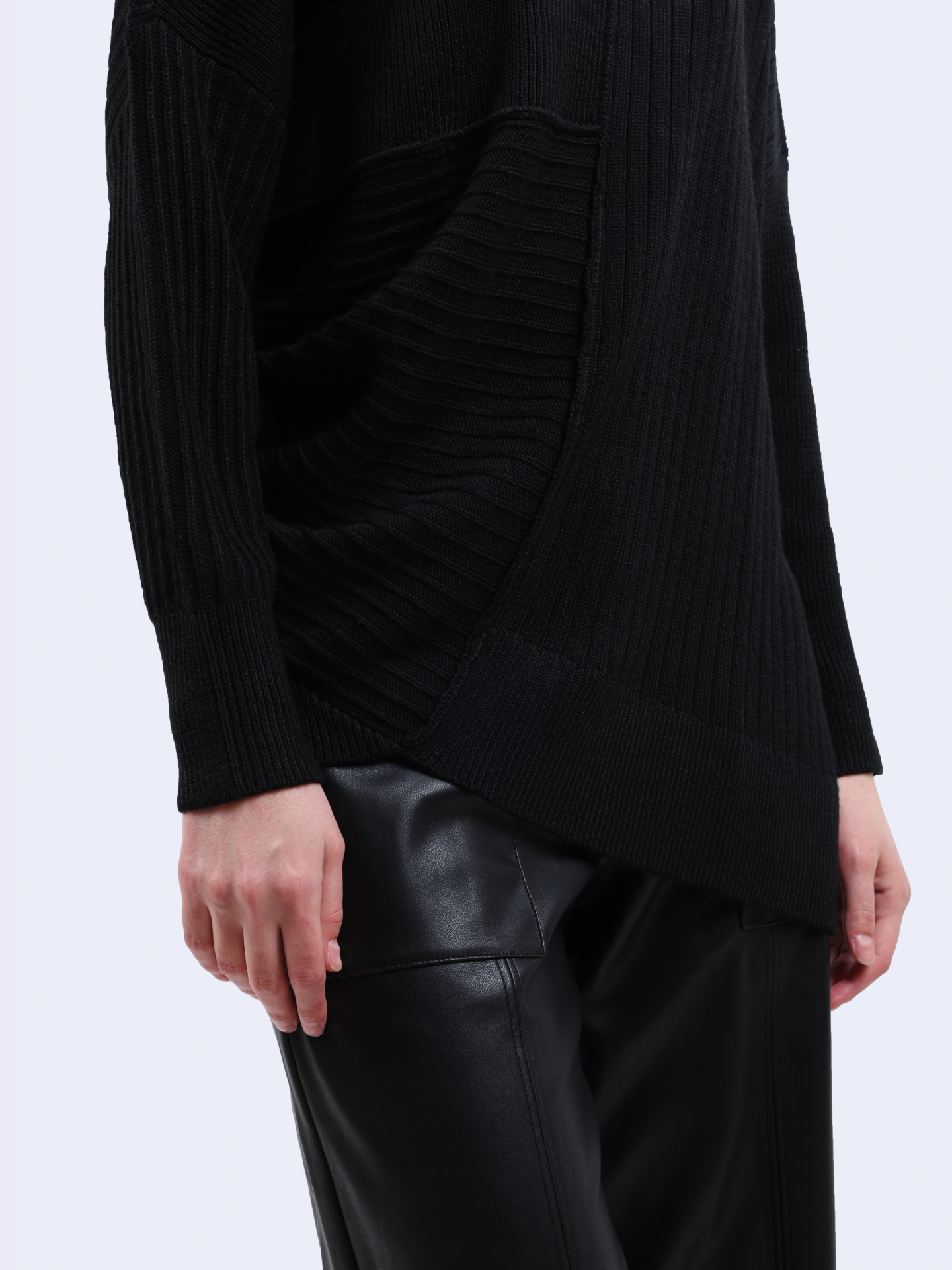 Свитер Armani Exchange 6DYM1H YM1RZ 1200 черный женский асимметричный — купить в интернет-магазине Verdistore