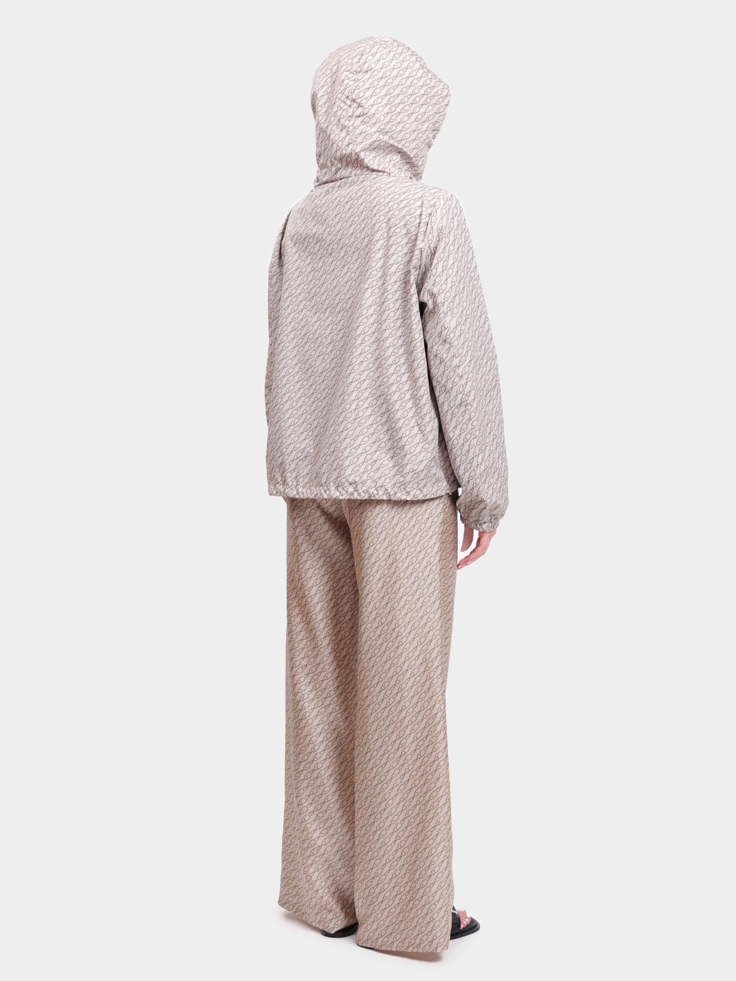 Ветровка Herno GI000309D 12719P 2157 бежевая женская с принтом — купить в интернет-магазине Verdistore